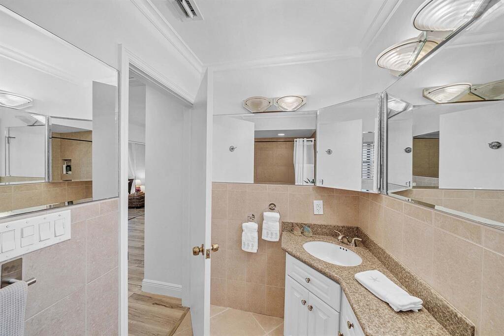 CORAL RIDGE ISLES - Residential