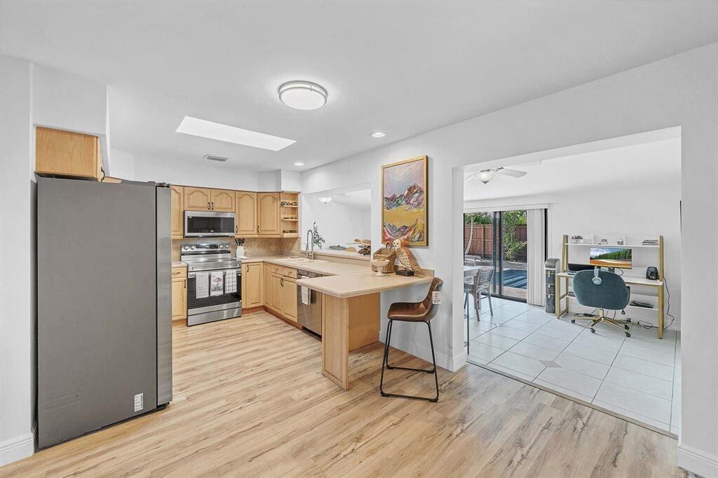 CORAL RIDGE ISLES - Residential