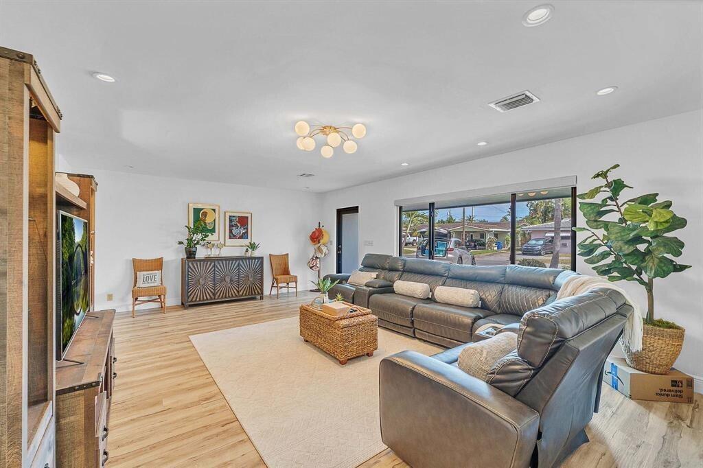 CORAL RIDGE ISLES - Residential