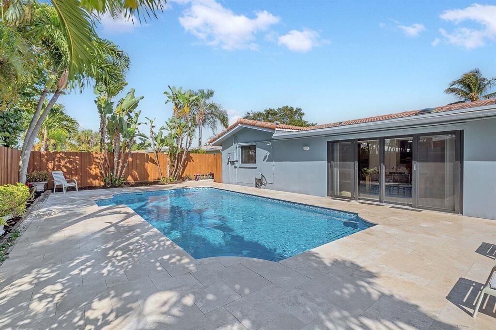 CORAL RIDGE ISLES - Residential