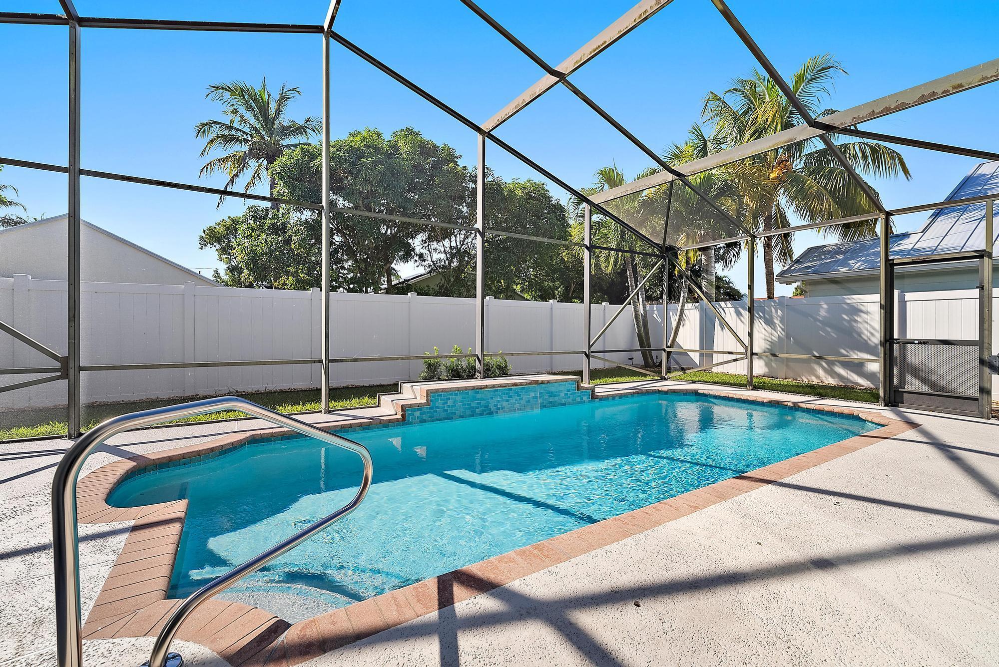 NORTH PALM BEACH HEIGHTS - Residential