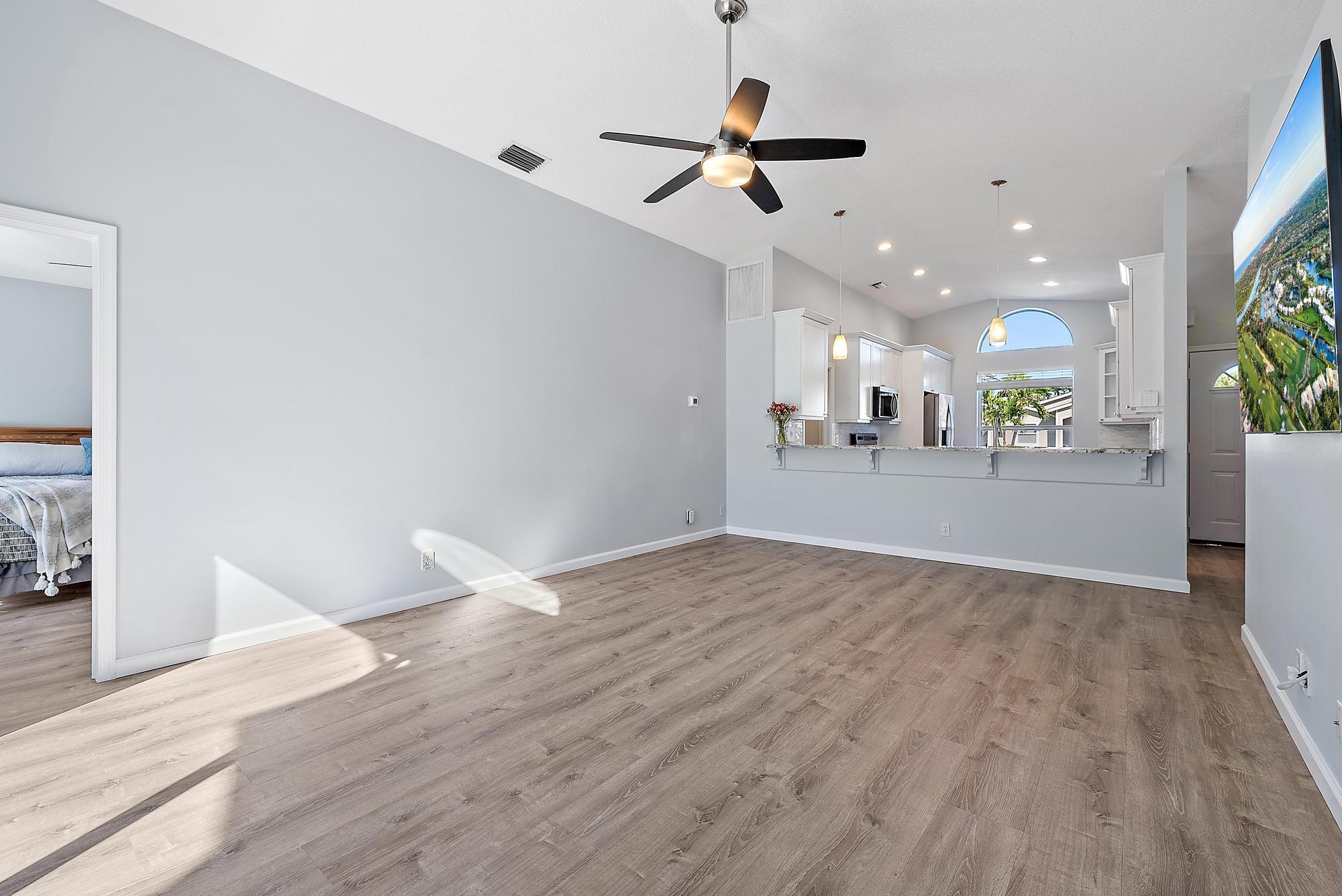 NORTH PALM BEACH HEIGHTS - Residential