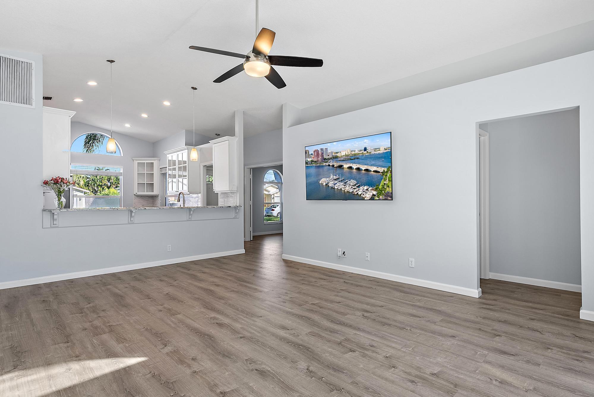 NORTH PALM BEACH HEIGHTS - Residential