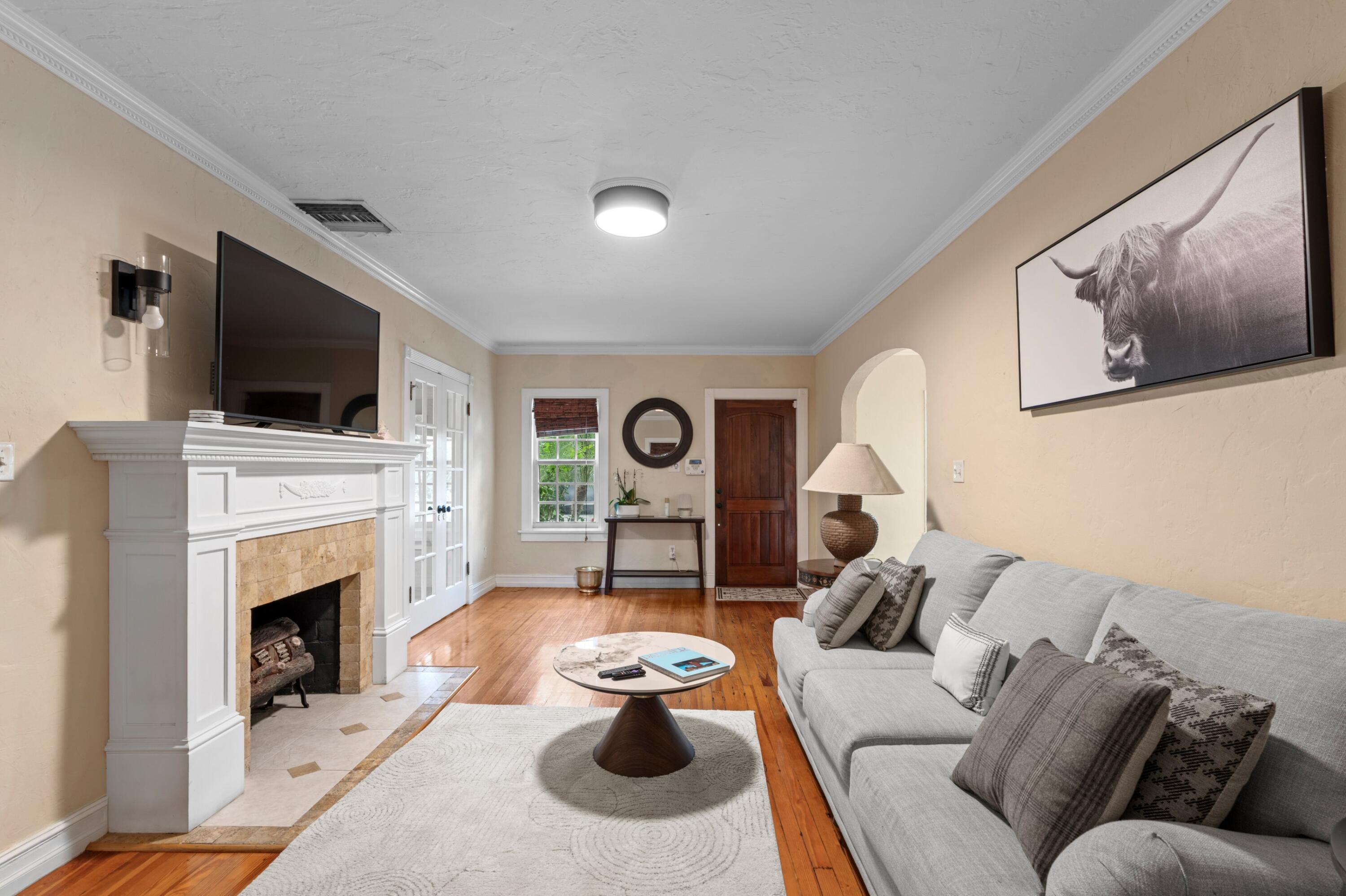 217 Lytton Court