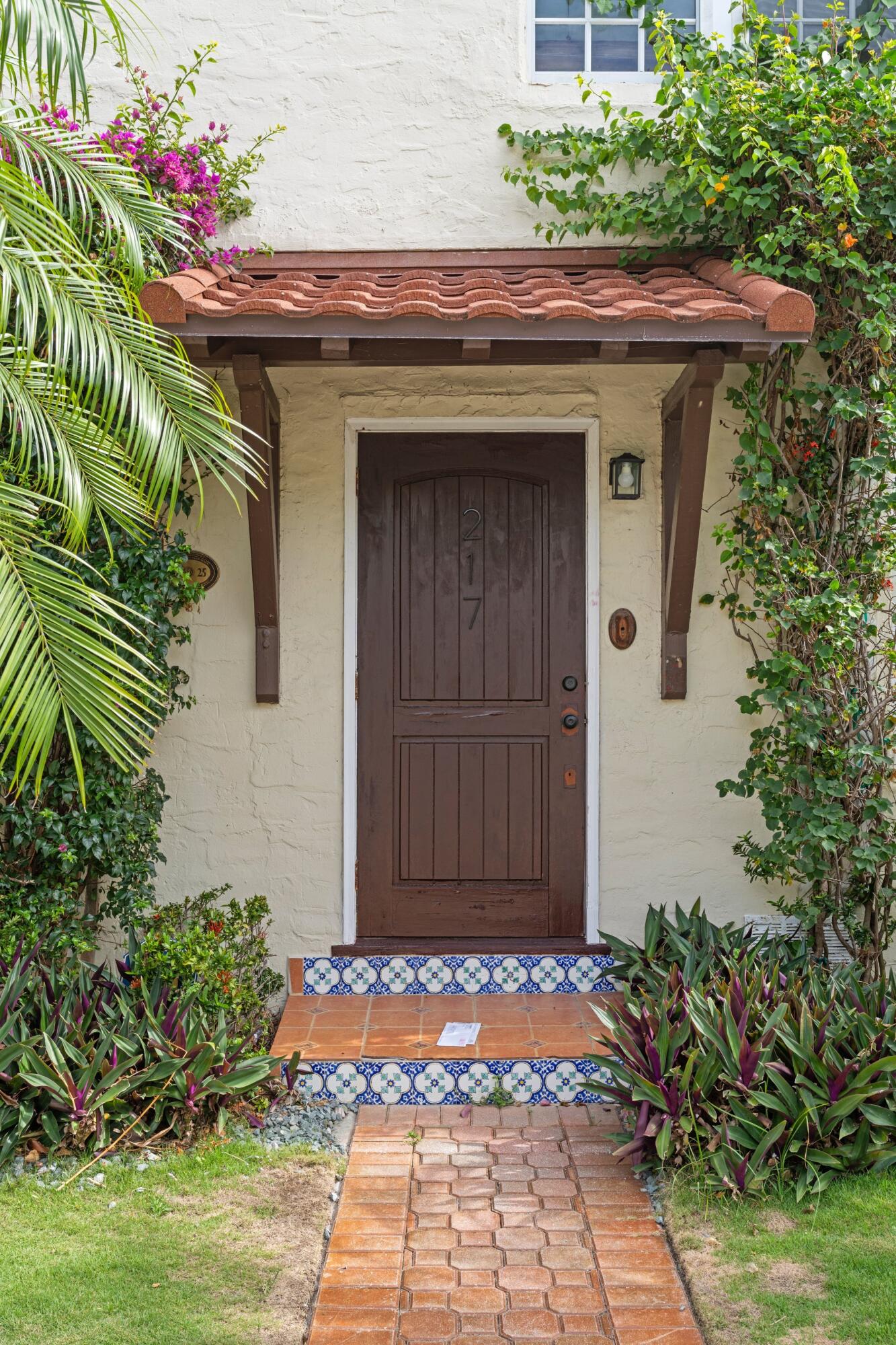 217 Lytton Court