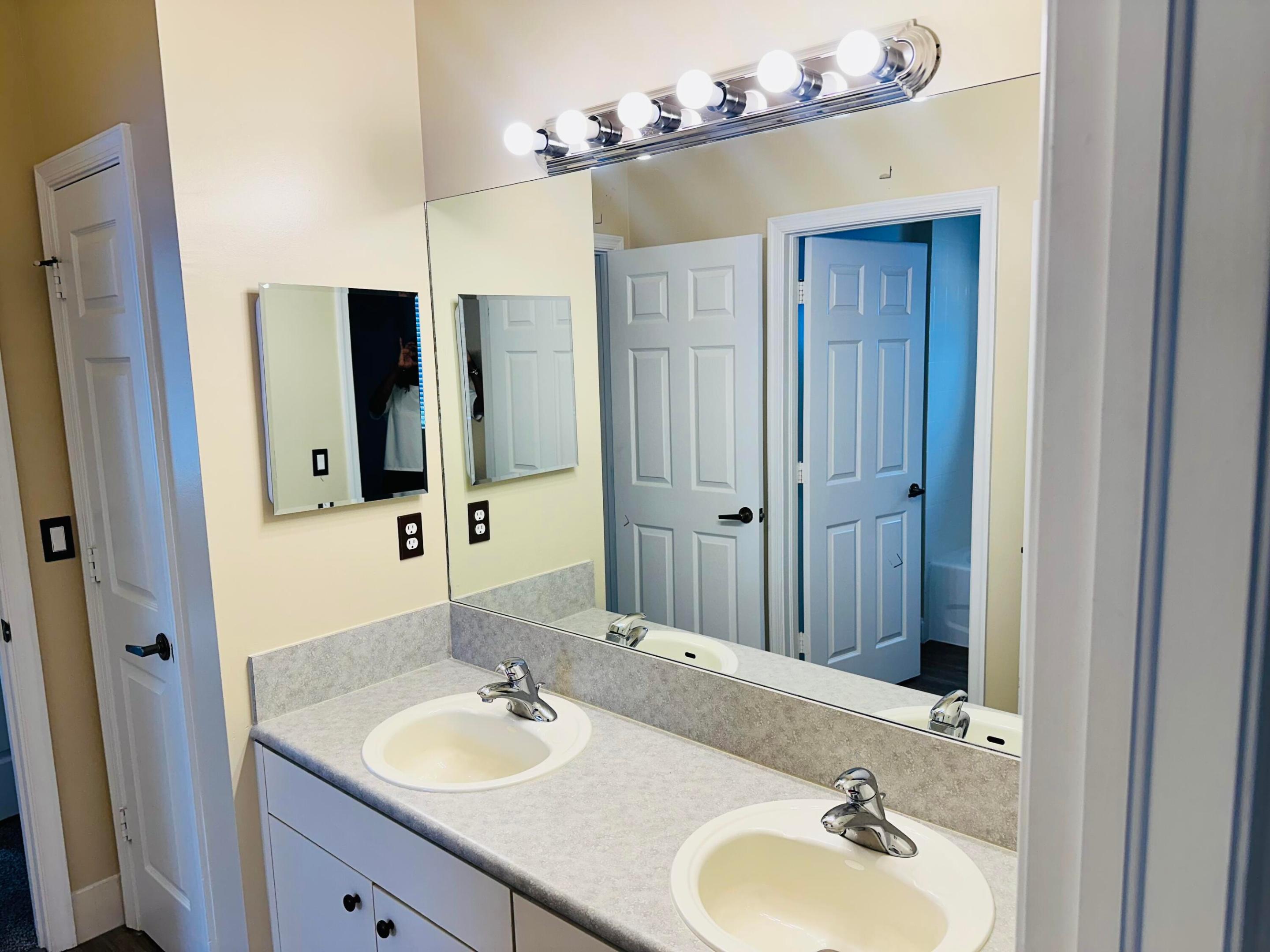 SECOND REPLAT OF PORTOFINO ISLES - Residential