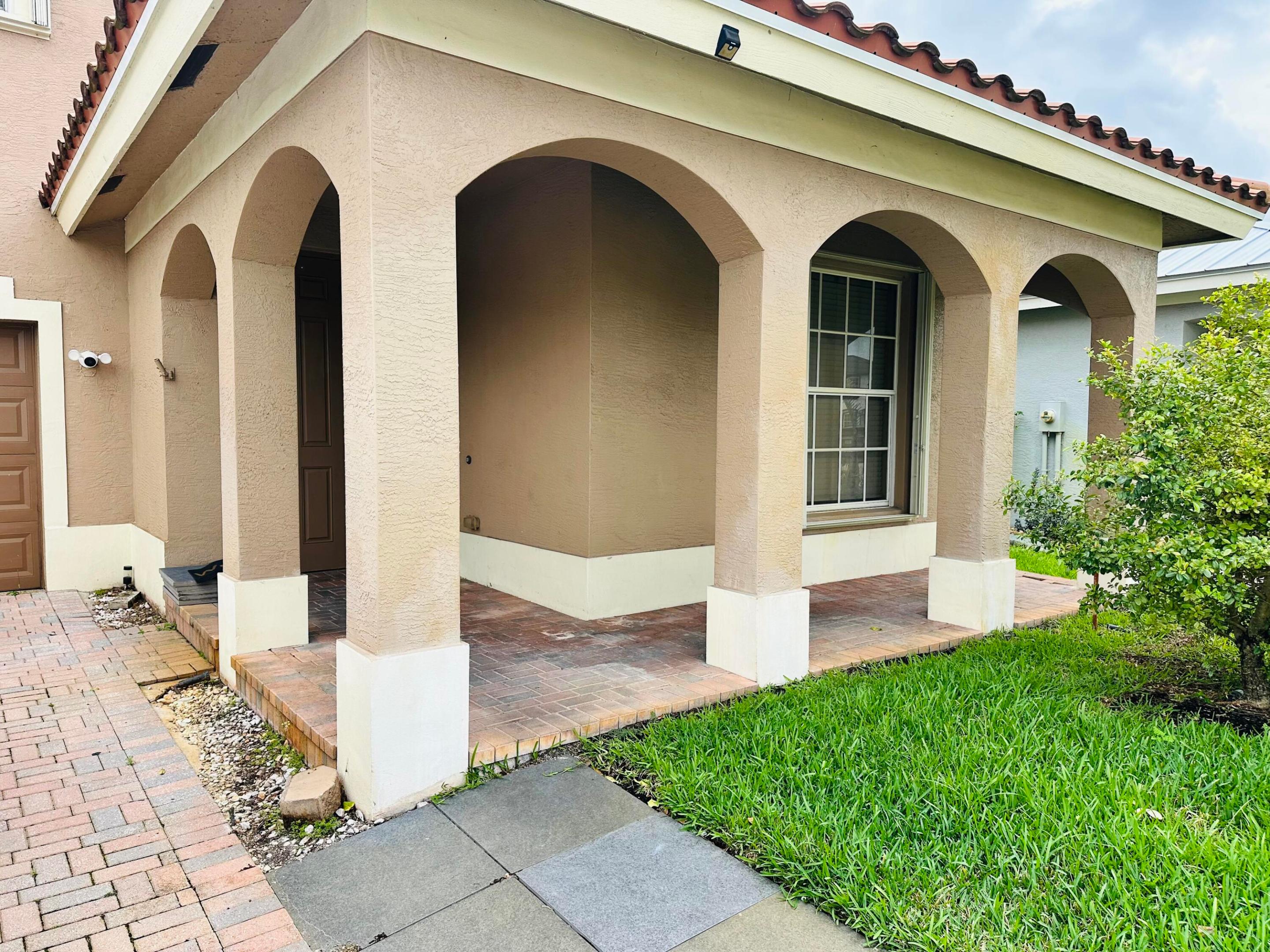 SECOND REPLAT OF PORTOFINO ISLES - Residential