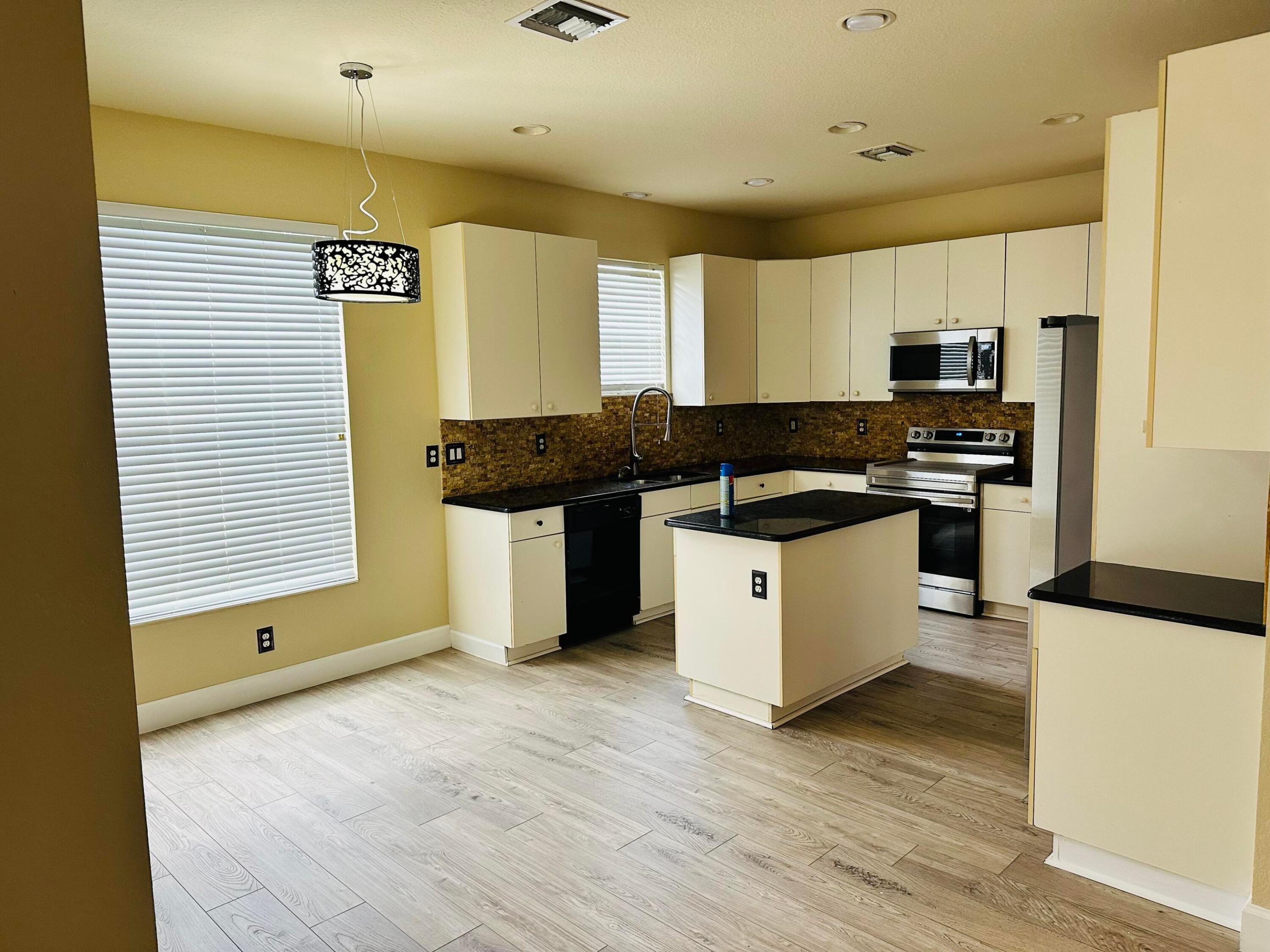 SECOND REPLAT OF PORTOFINO ISLES - Residential