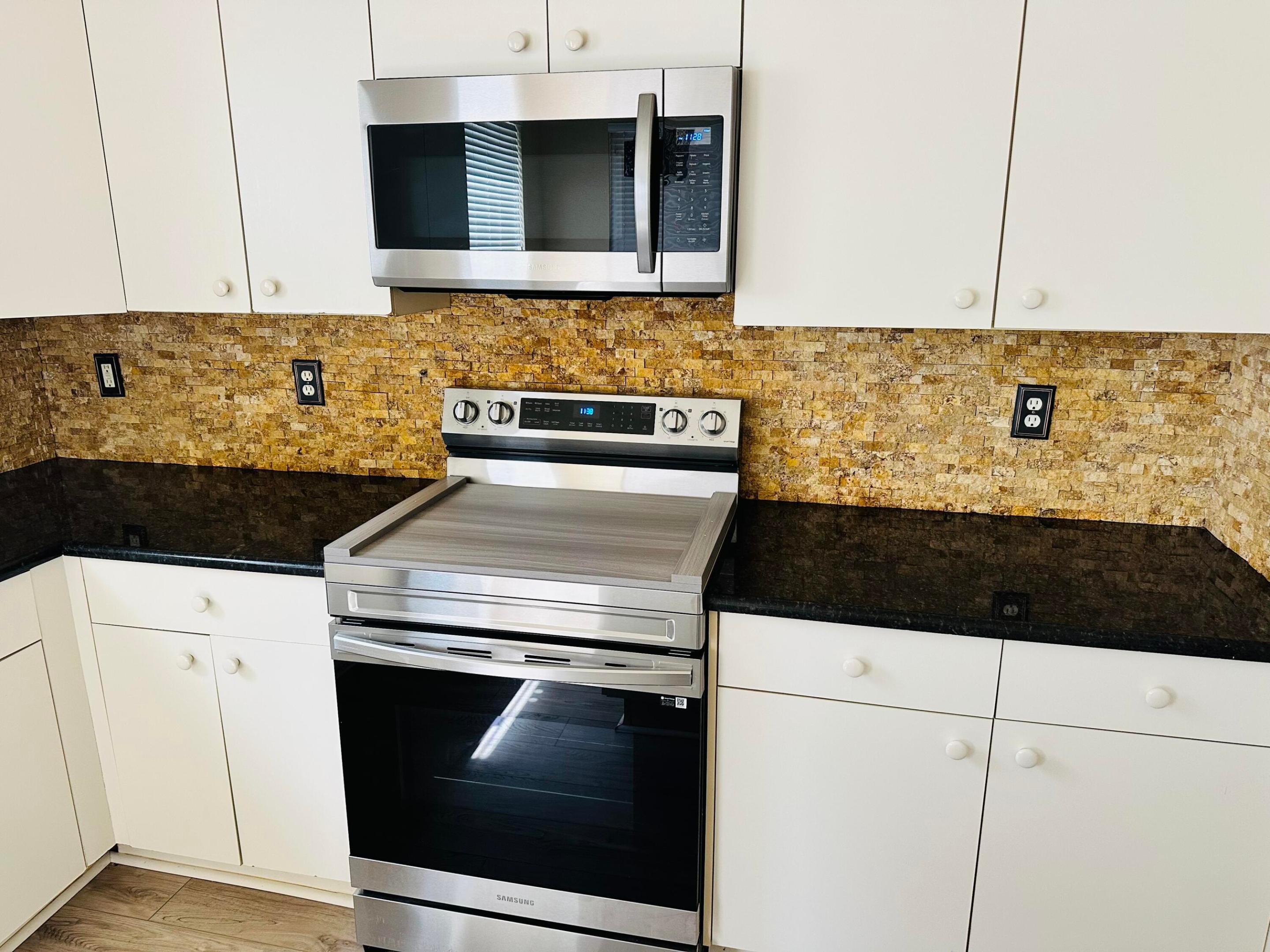 SECOND REPLAT OF PORTOFINO ISLES - Residential