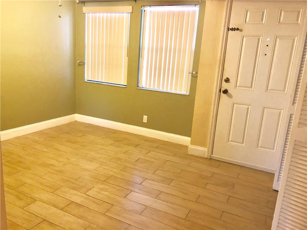 FAIRWAY TOWNHOUSE - Residential