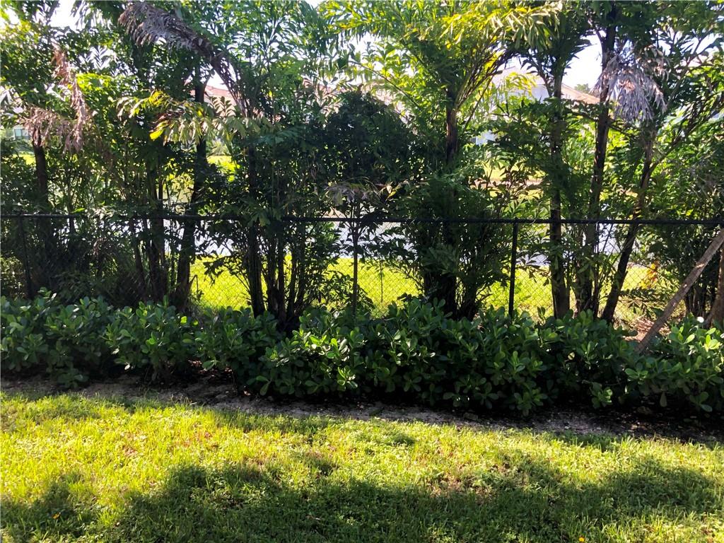 FAIRWAY TOWNHOUSE - Residential