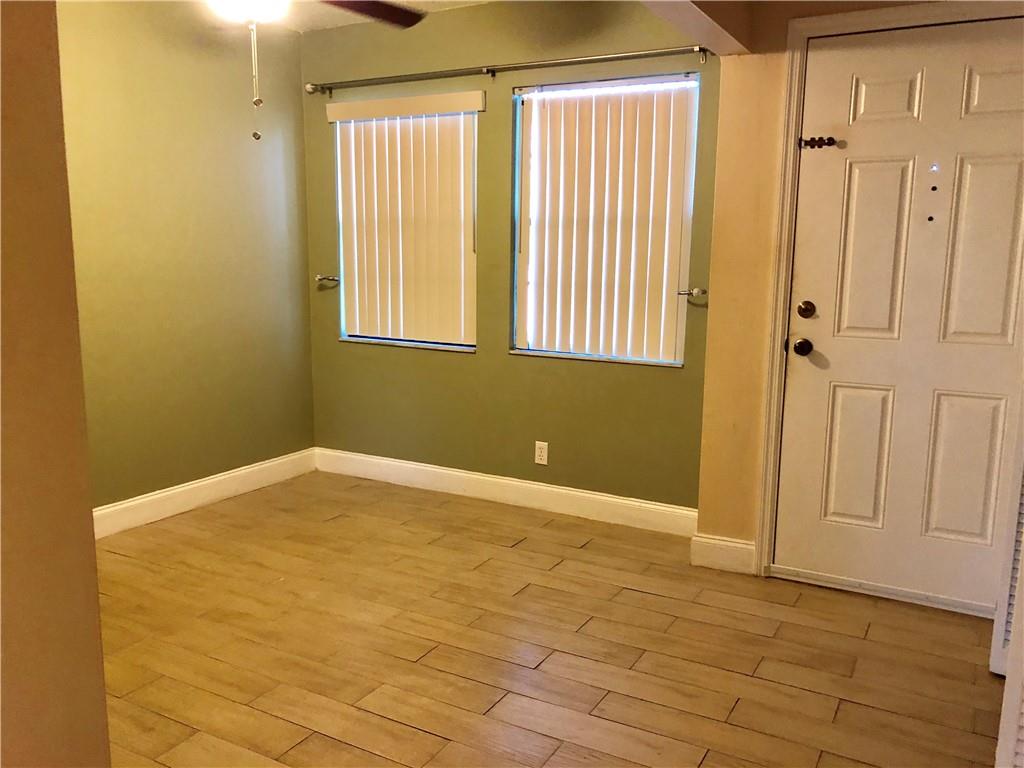 FAIRWAY TOWNHOUSE - Residential