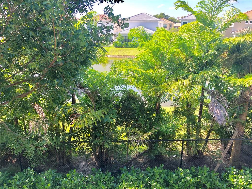 FAIRWAY TOWNHOUSE - Residential