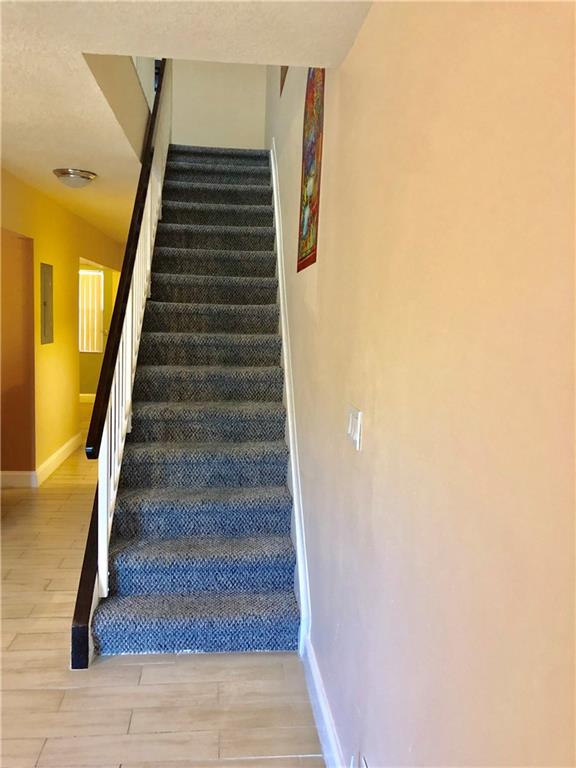 FAIRWAY TOWNHOUSE - Residential