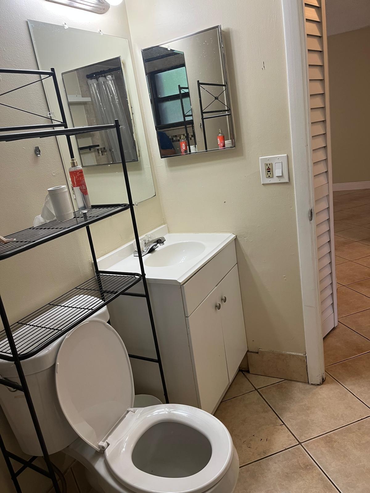 DAVIE HEIGHTS EXTENSION - Residential Lease