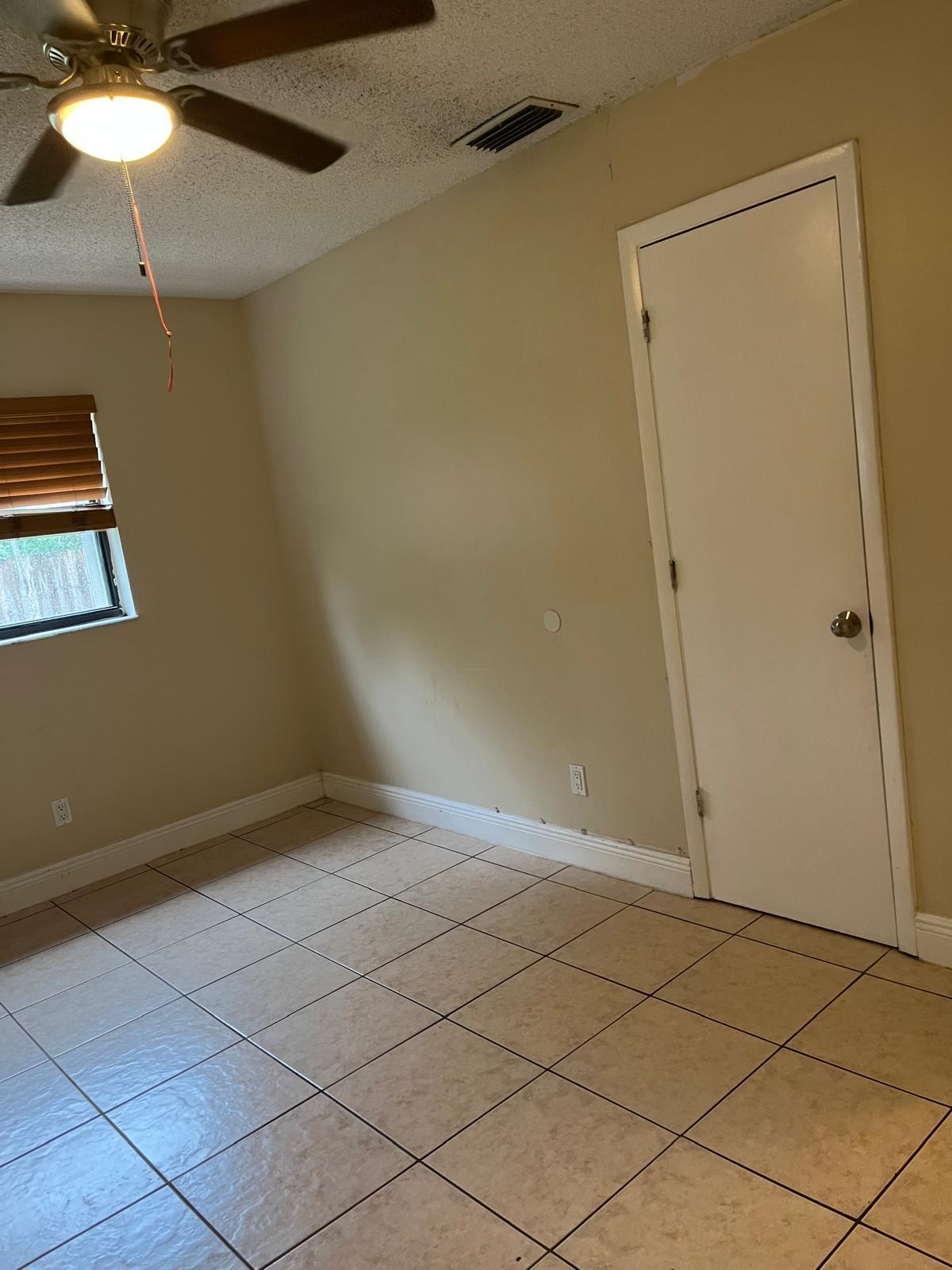 DAVIE HEIGHTS EXTENSION - Residential Lease
