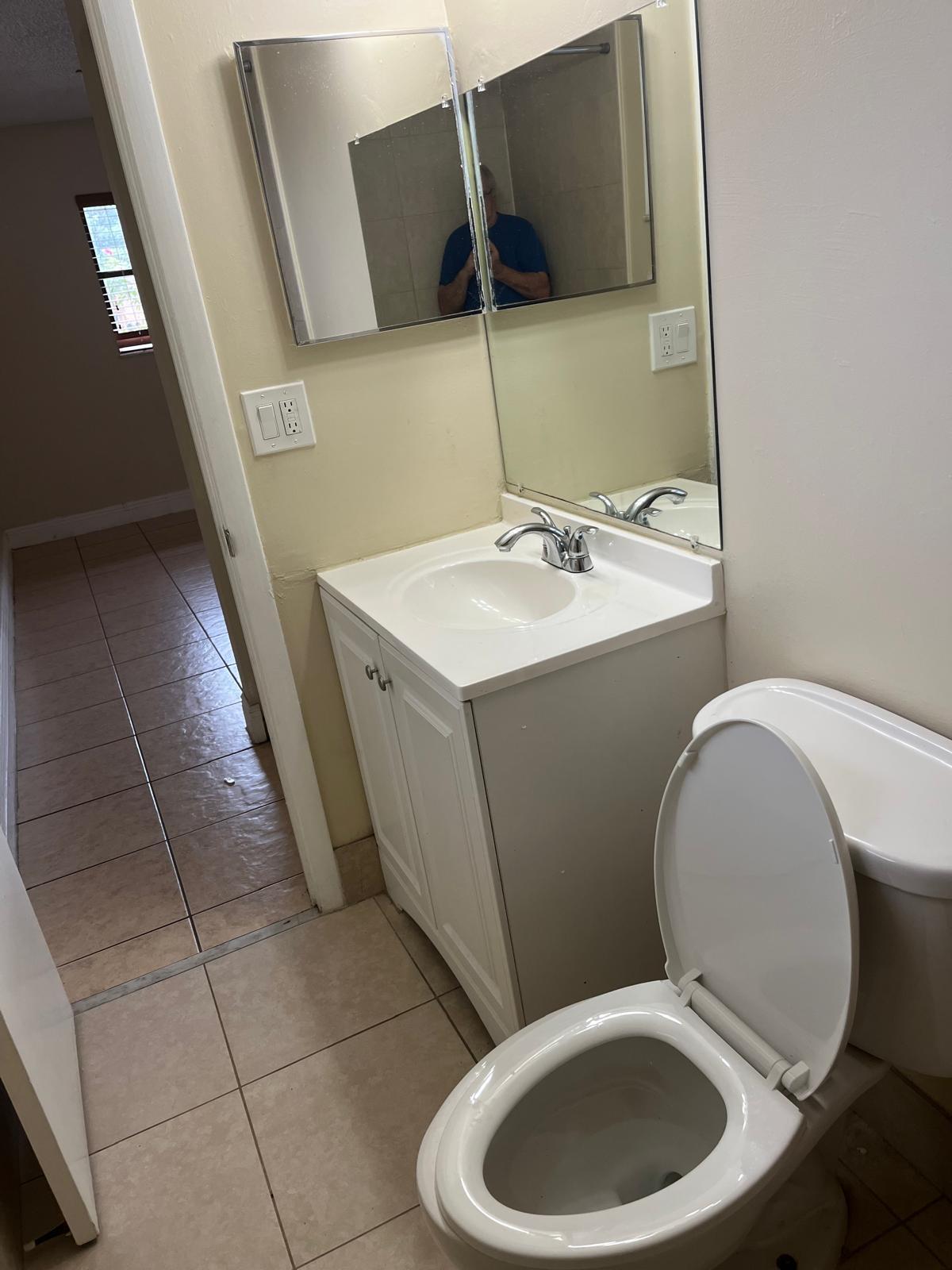DAVIE HEIGHTS EXTENSION - Residential Lease