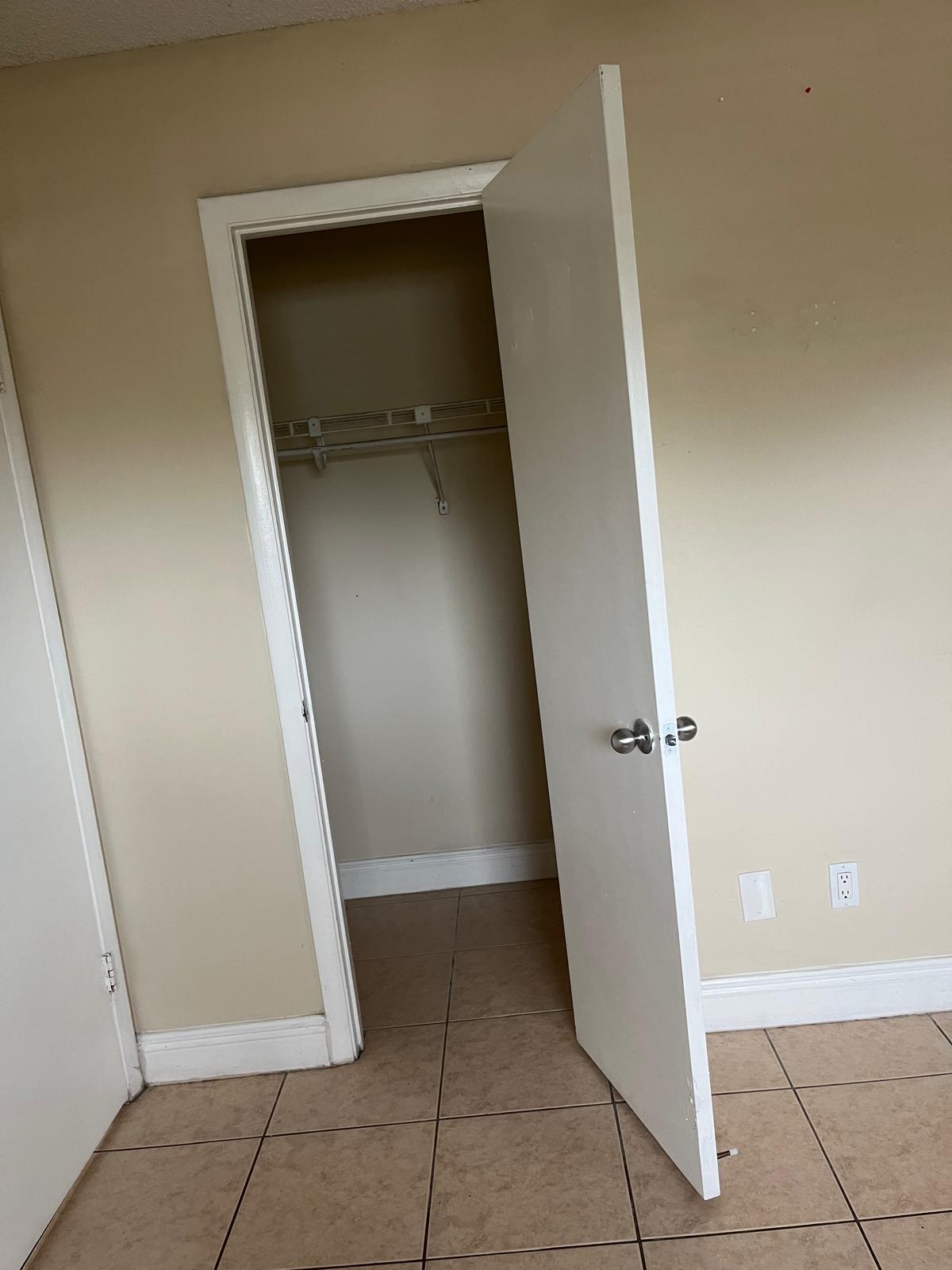 DAVIE HEIGHTS EXTENSION - Residential Lease