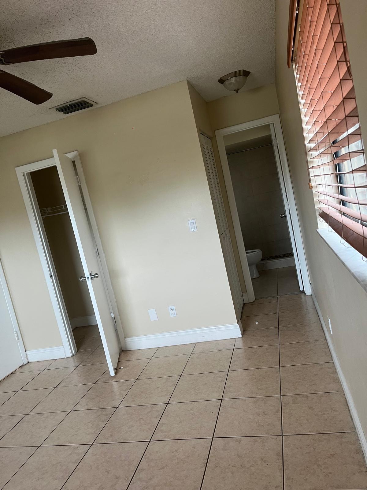 DAVIE HEIGHTS EXTENSION - Residential Lease