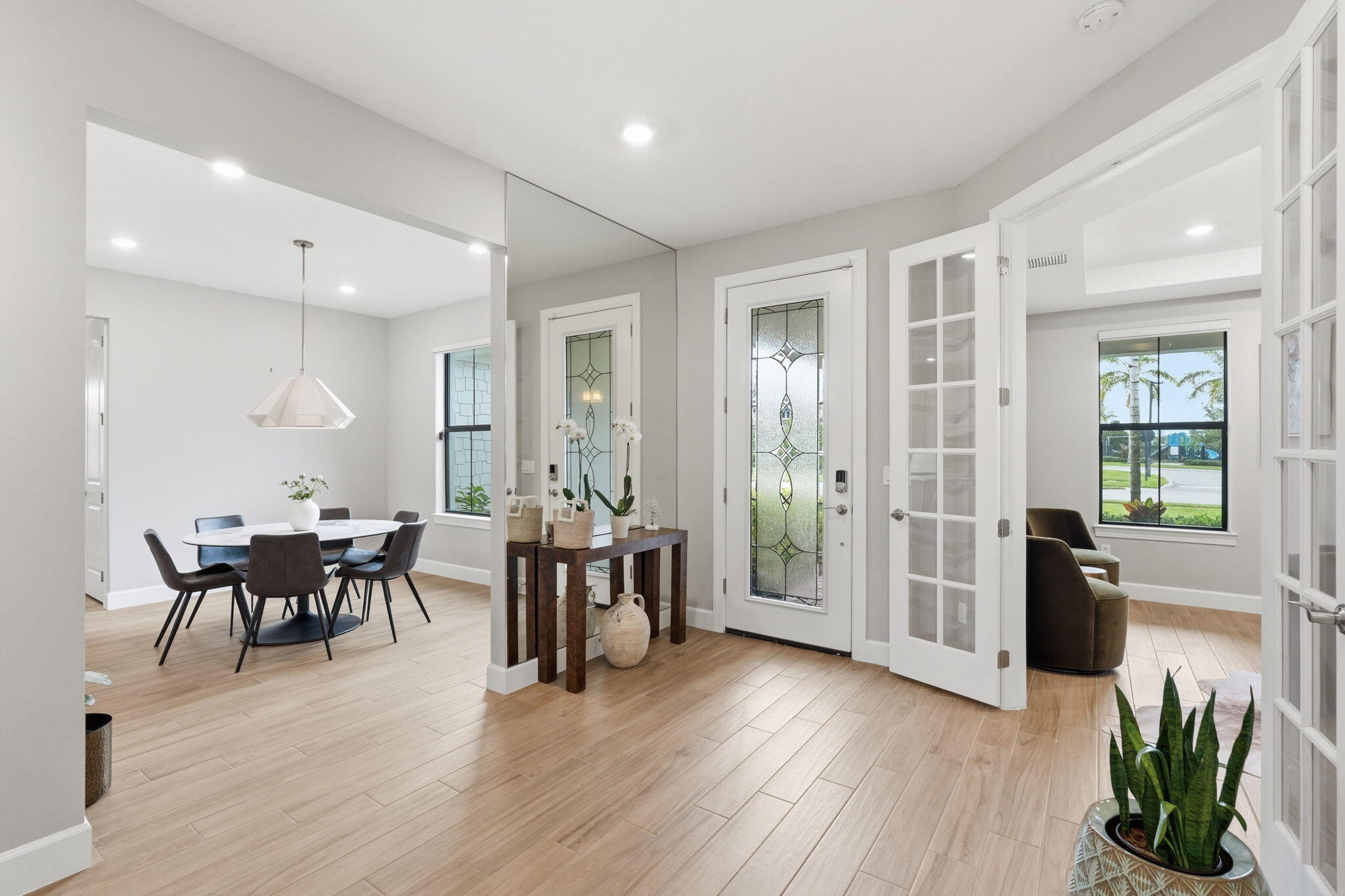 208 Sonoma Isles Circle