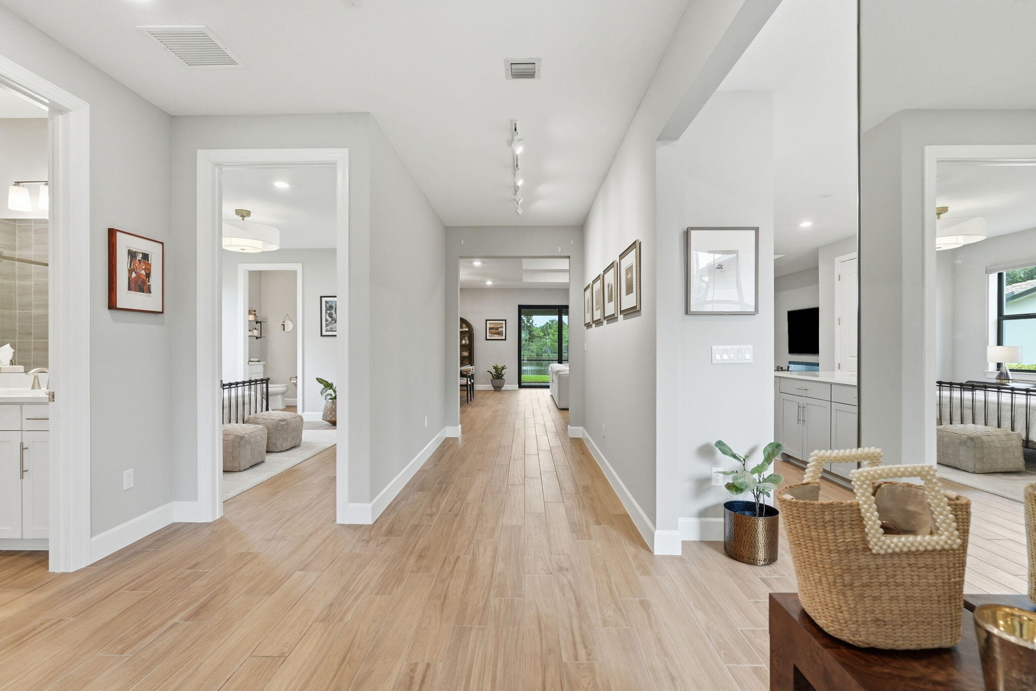 208 Sonoma Isles Circle