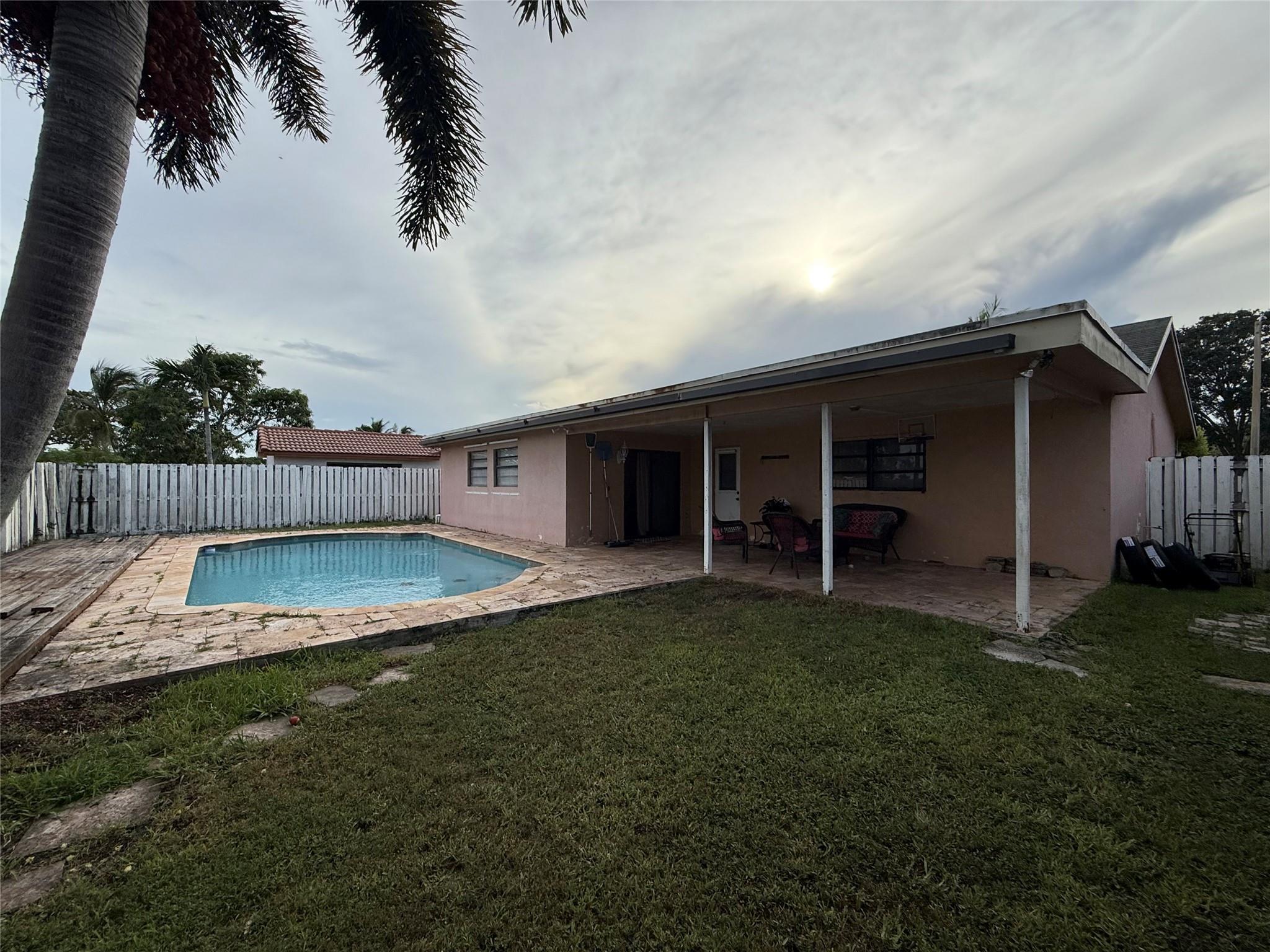 4290 NW 120th Way