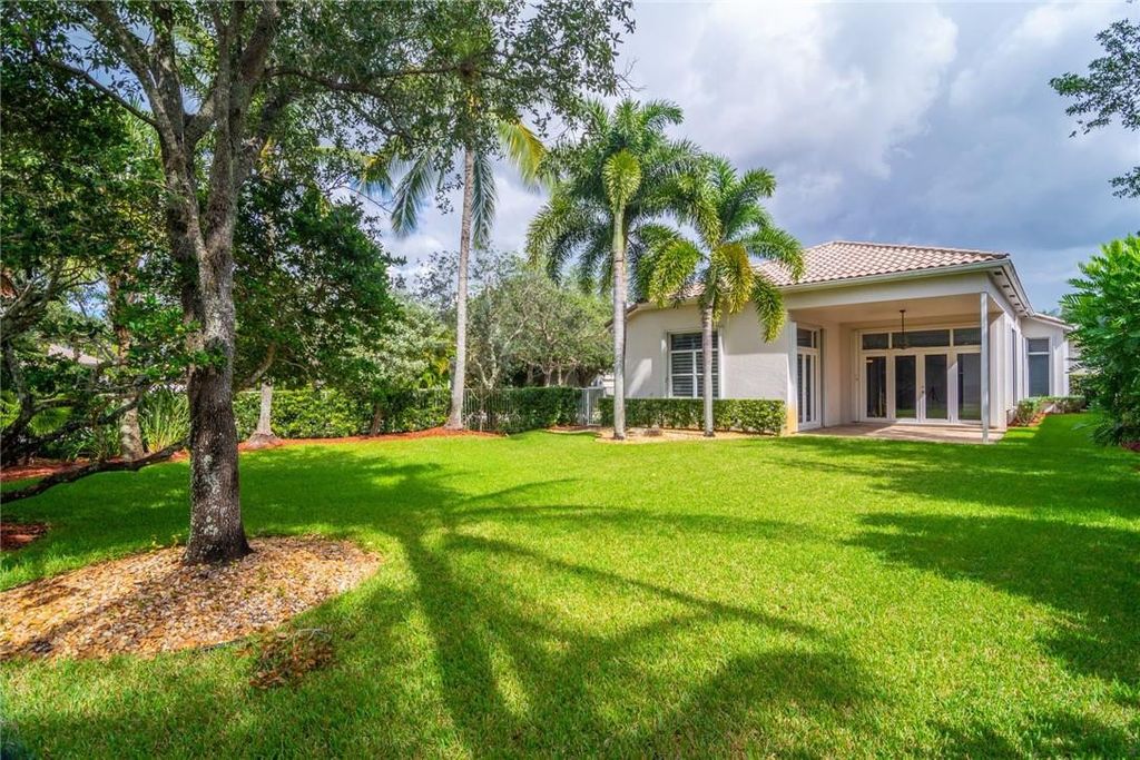 Photo of 2519 Bay Pointe Court, Weston, FL 33327 (MLS # F10446646)