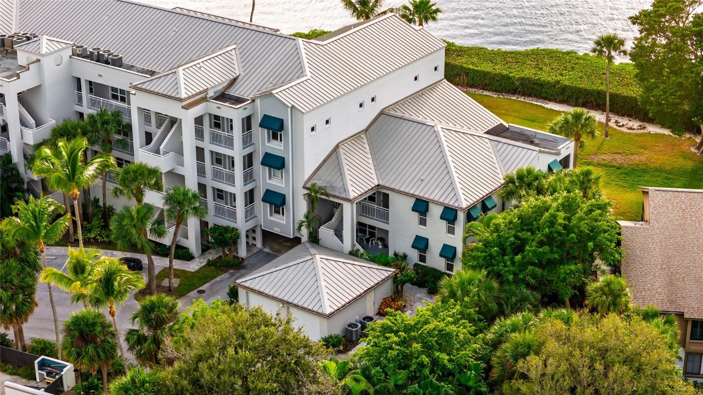 184 NE Edgewater Drive 1001