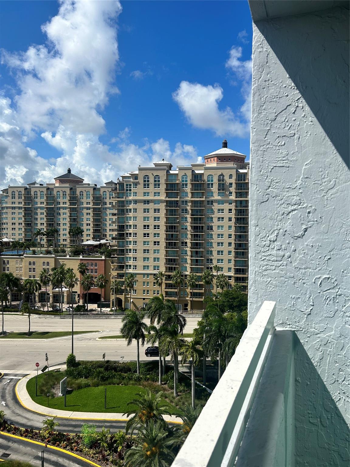 2670 E Sunrise Blvd 1211