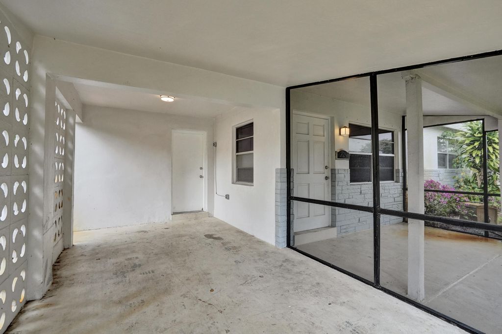 Photo of 229 NE 26th Court, Pompano Beach, FL 33064 (MLS # B26013191)