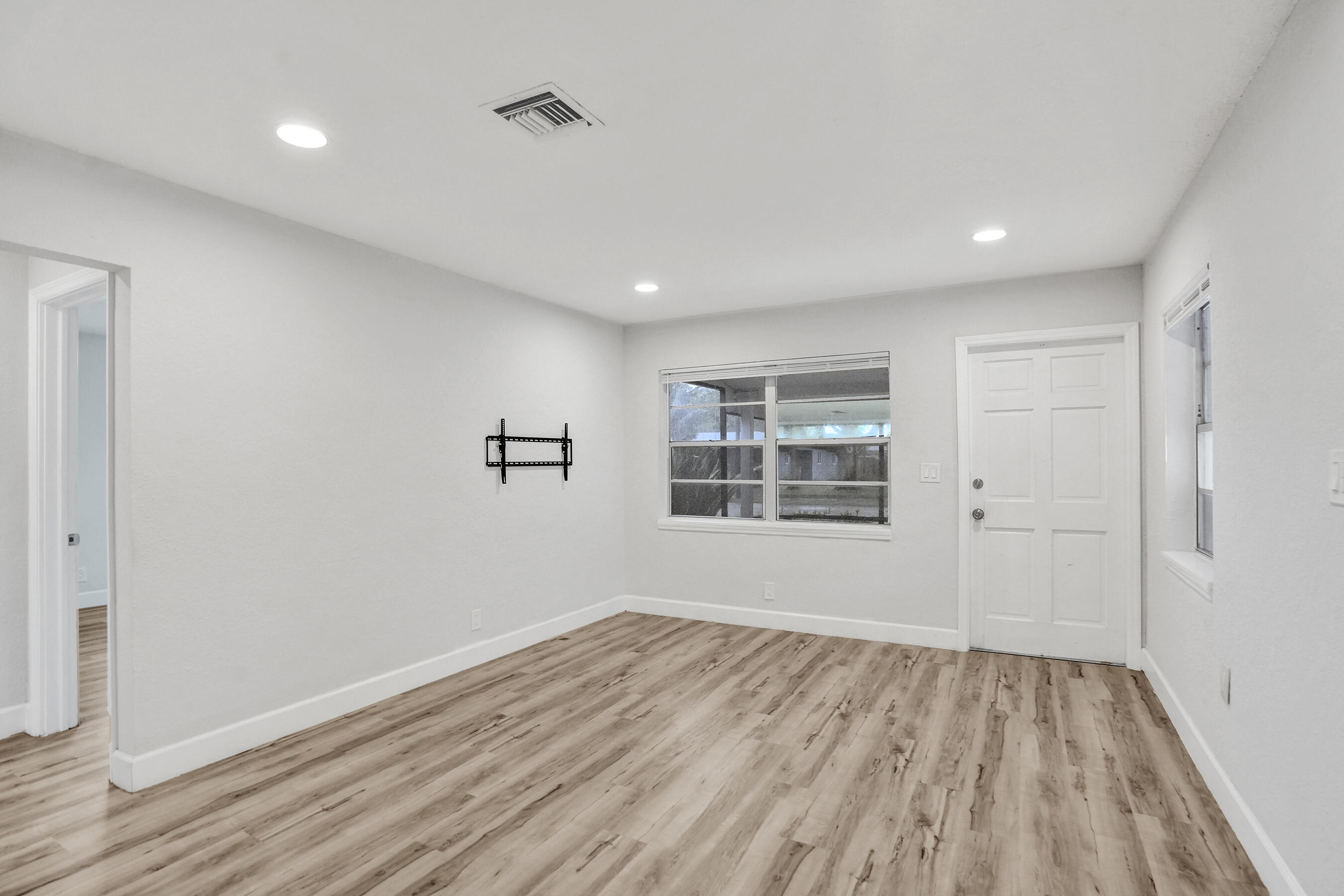 View photos, virtual tours, details... 229 NE 26th Court