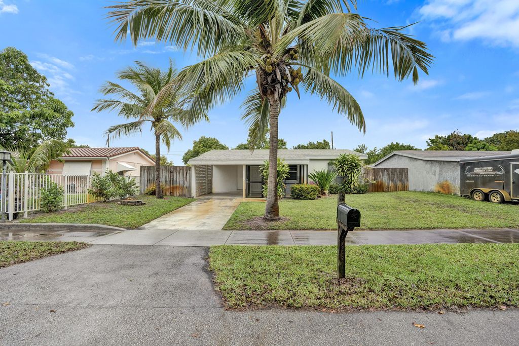 Photo of 229 NE 26th Court, Pompano Beach, FL 33064 (MLS # B26013191)