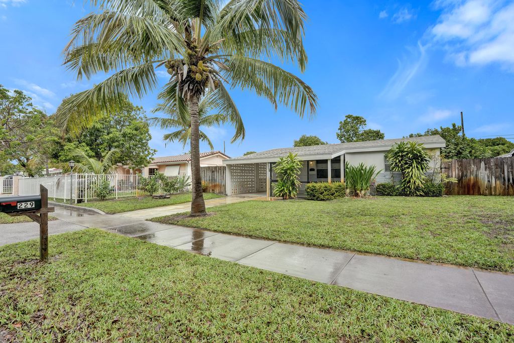 Photo of 229 NE 26th Court, Pompano Beach, FL 33064 (MLS # B26013191)