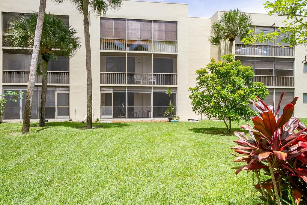 Photo of 5160 Las Verdes Circle #108, Delray Beach, FL 33484 (MLS # R10908313)