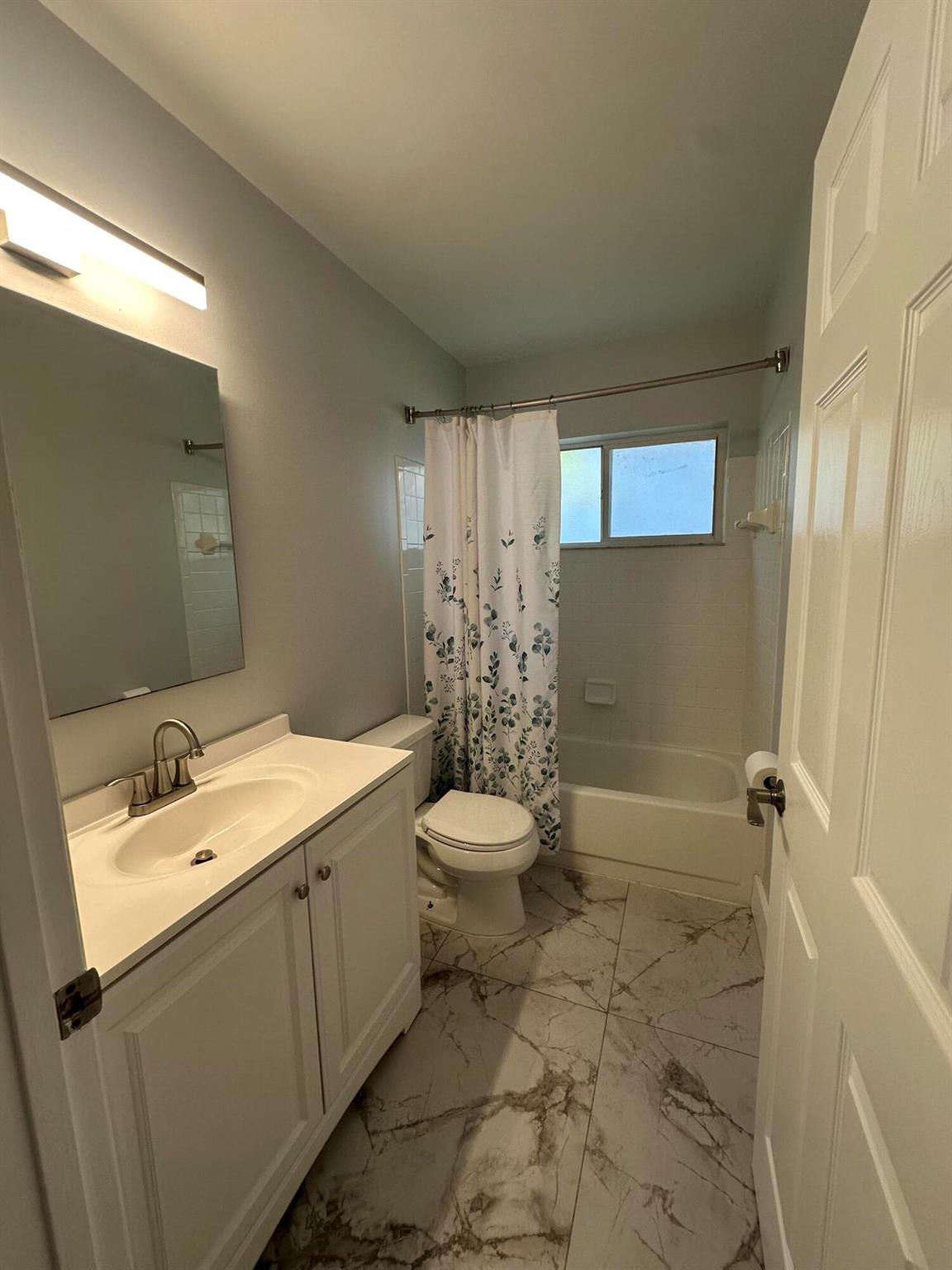 PARKWOOD V - Residential Lease