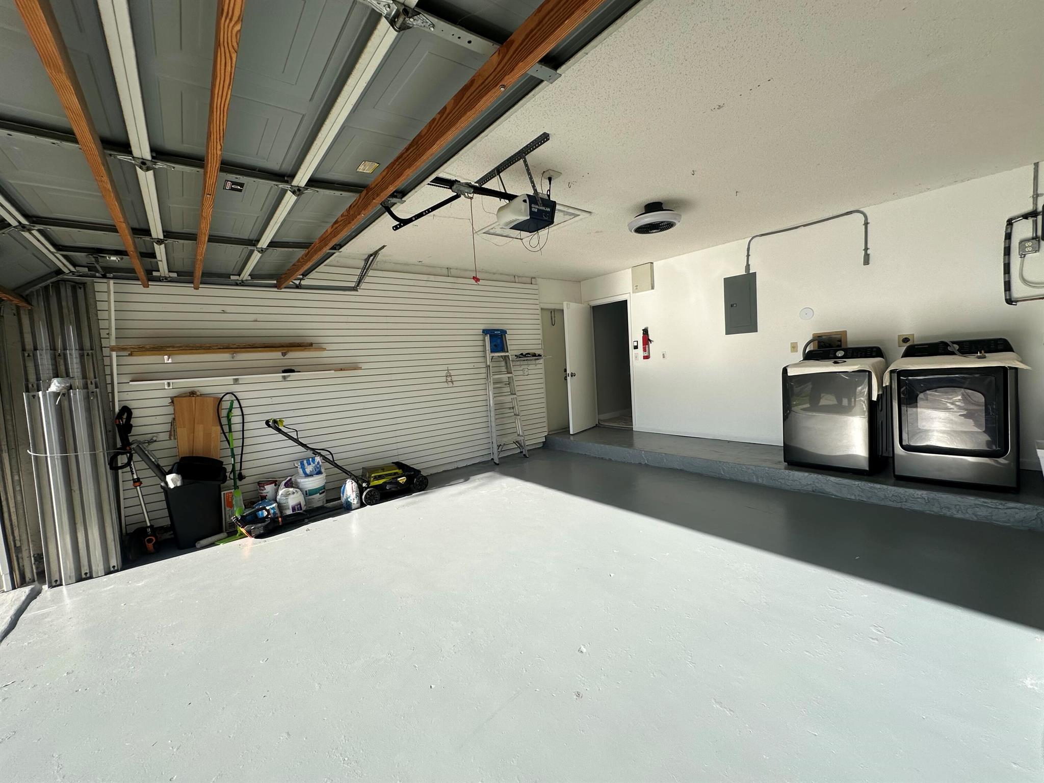PARKWOOD V - Residential Lease