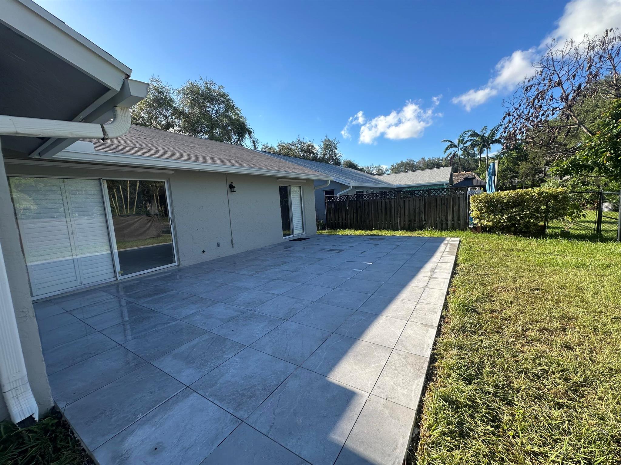 PARKWOOD V - Residential Lease