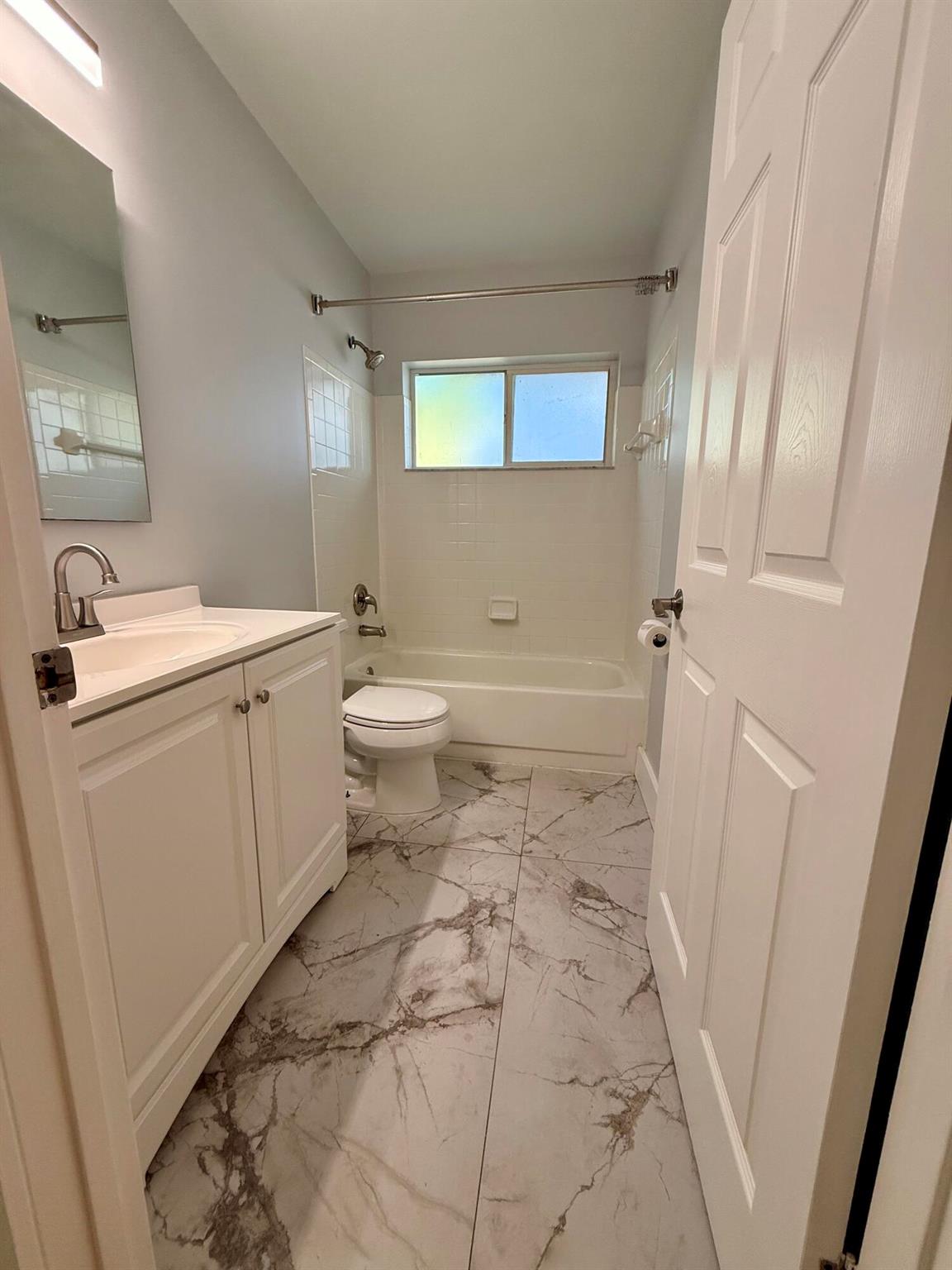 PARKWOOD V - Residential Lease
