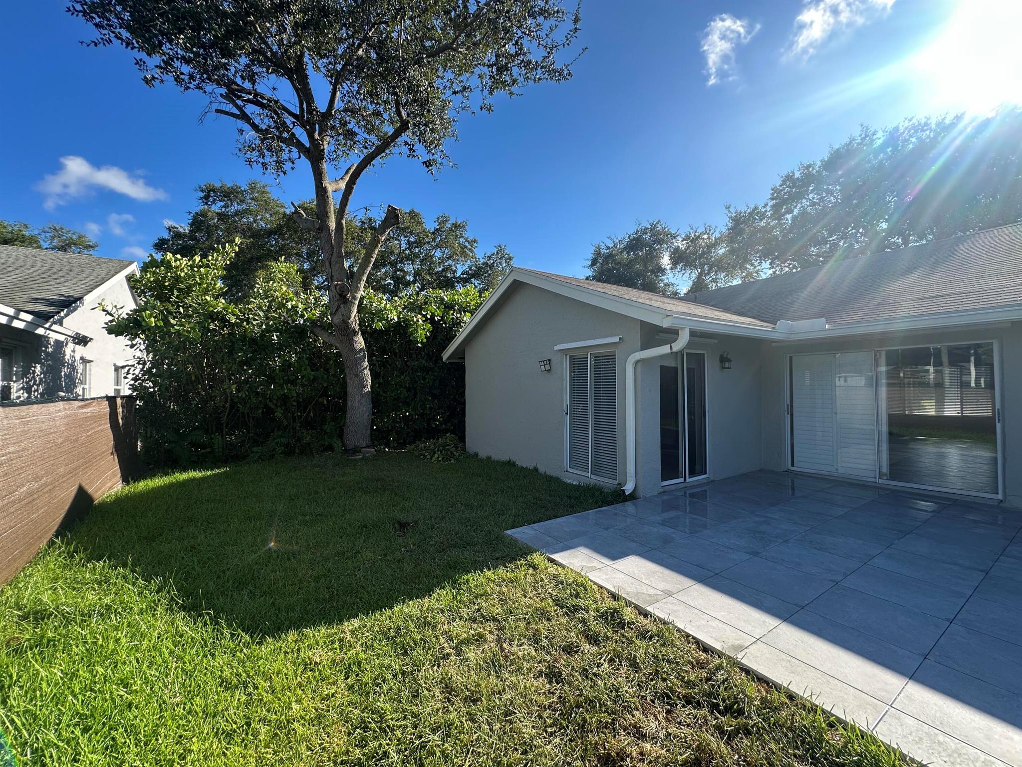 PARKWOOD V - Residential Lease