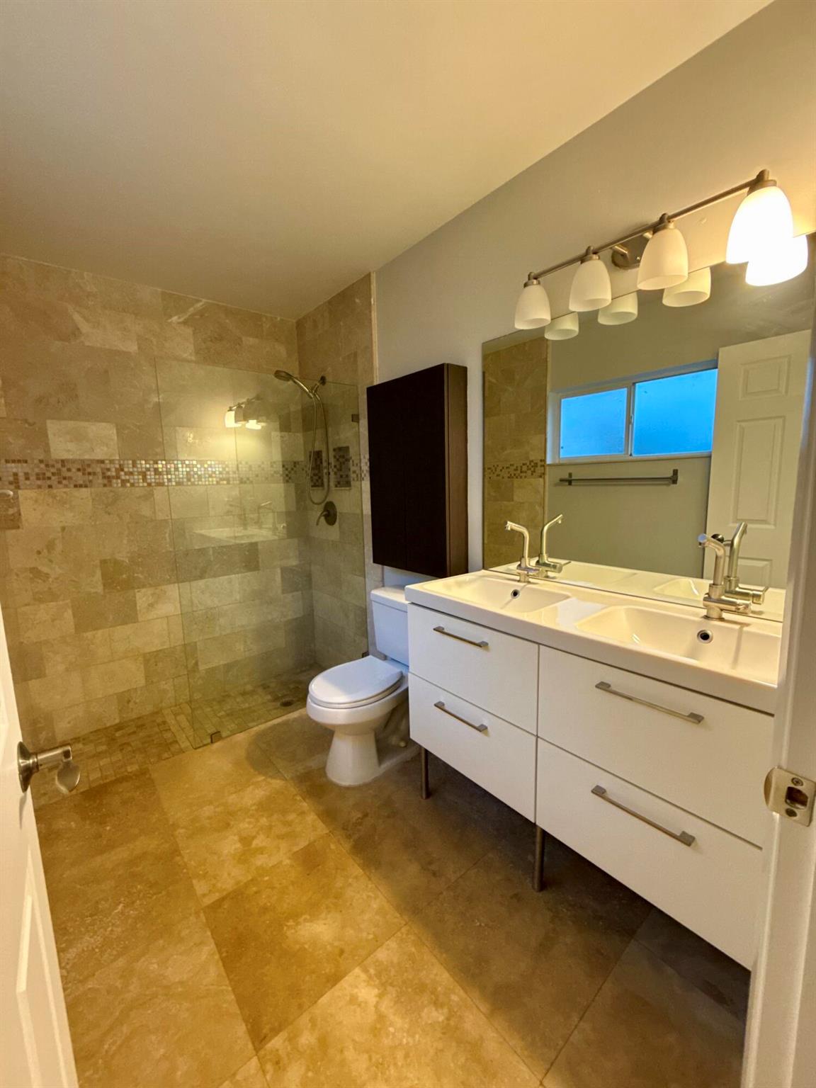 PARKWOOD V - Residential Lease