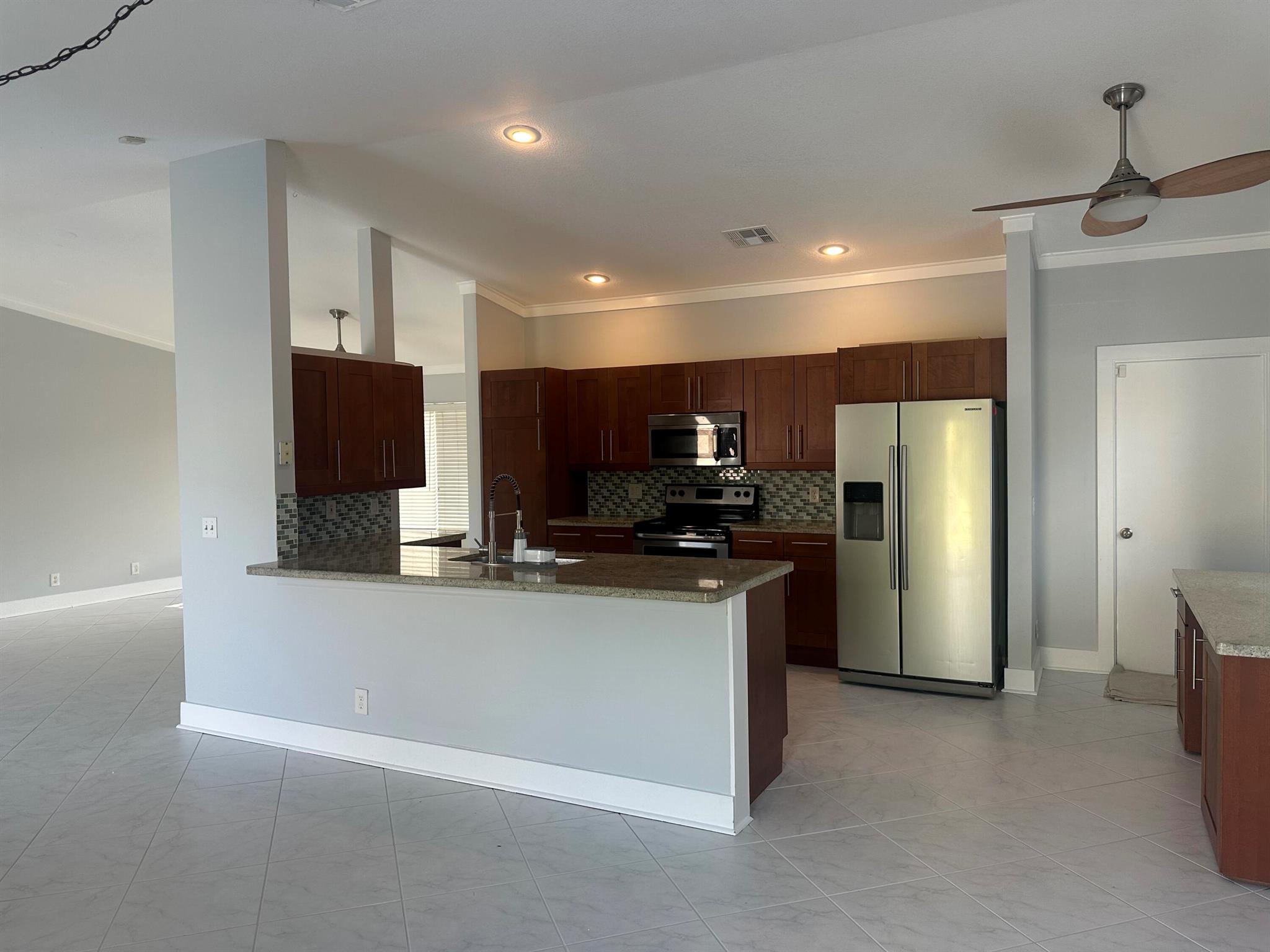 PARKWOOD V - Residential Lease