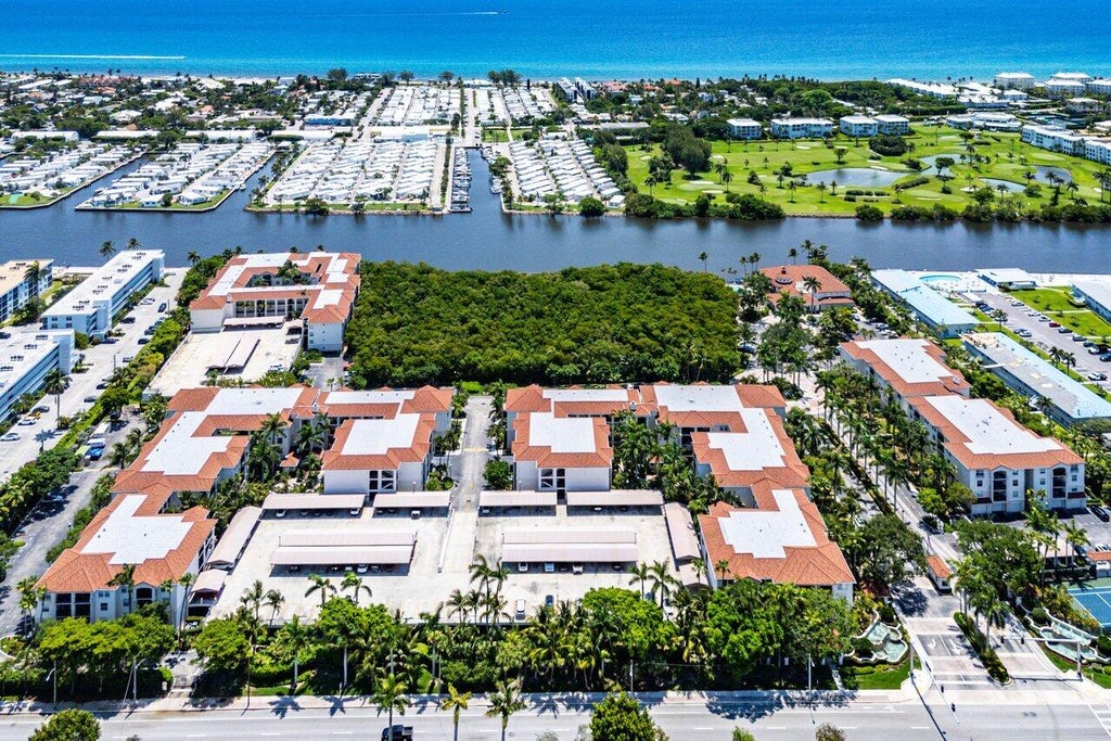 Photo of 4307 Tuscany Way, Boynton Beach, FL 33435 (MLS # B26048811)