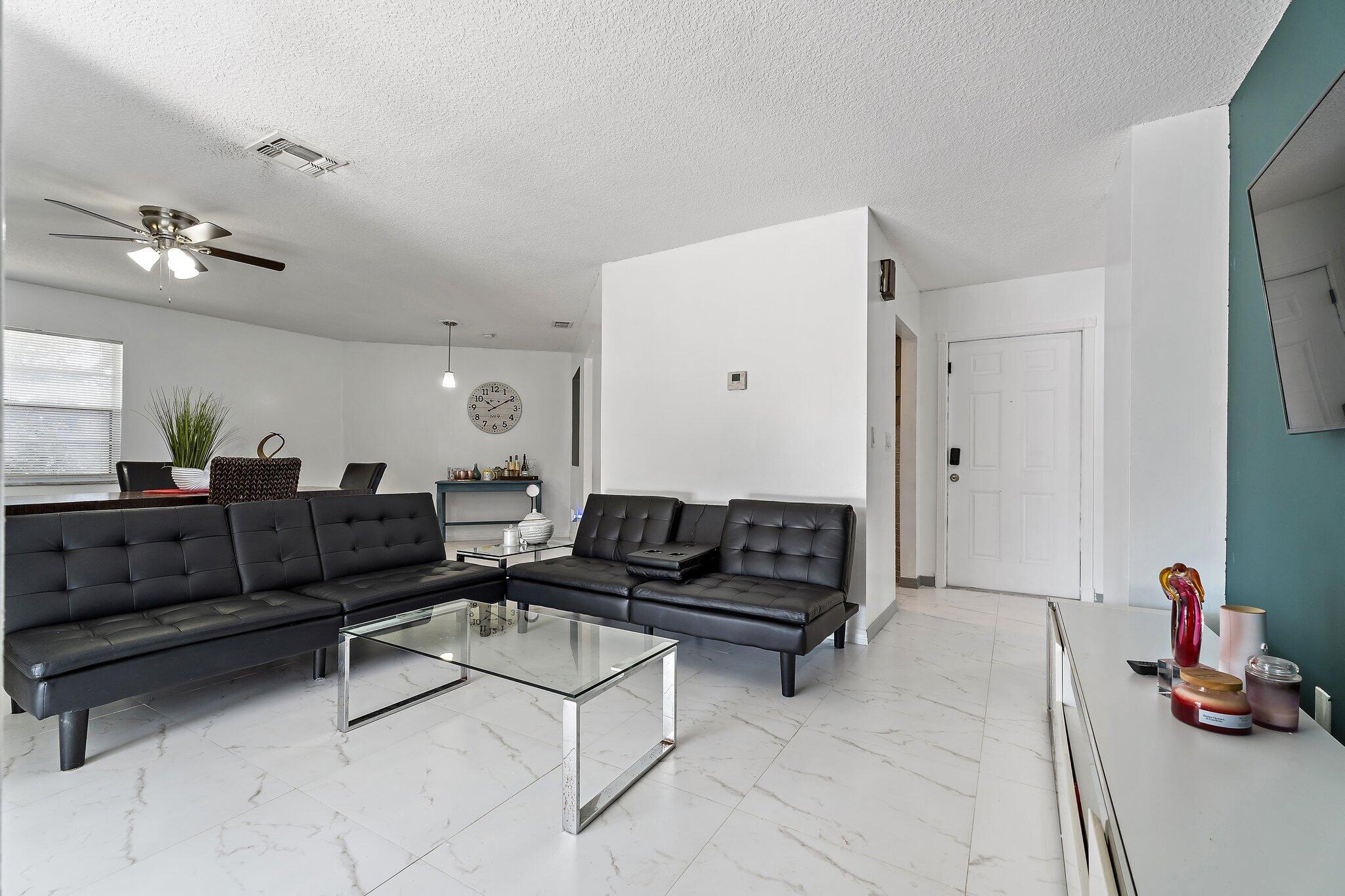 PORT ST LUCIE SECTION 5 - Residential Lease