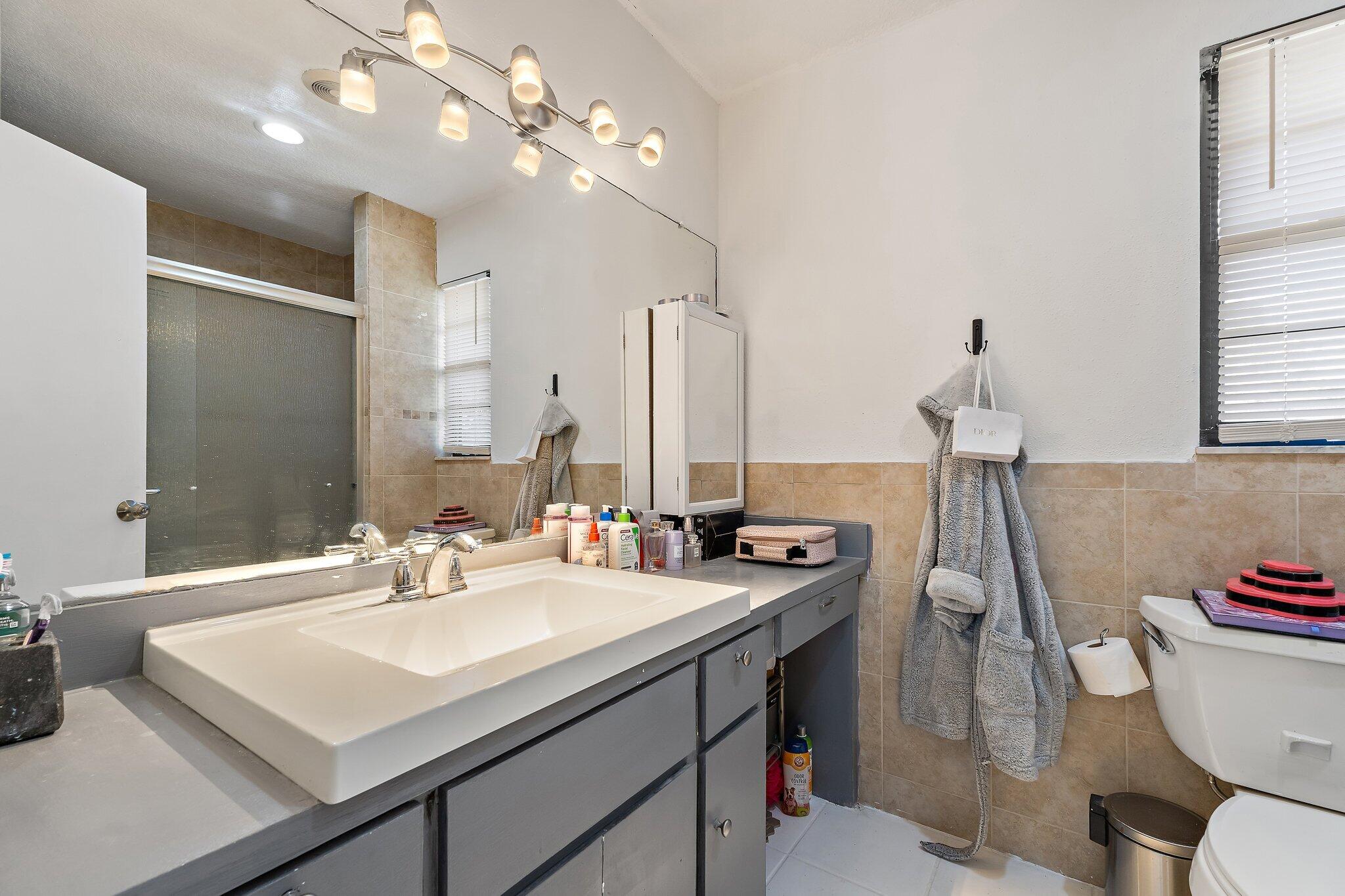 PORT ST LUCIE SECTION 5 - Residential Lease