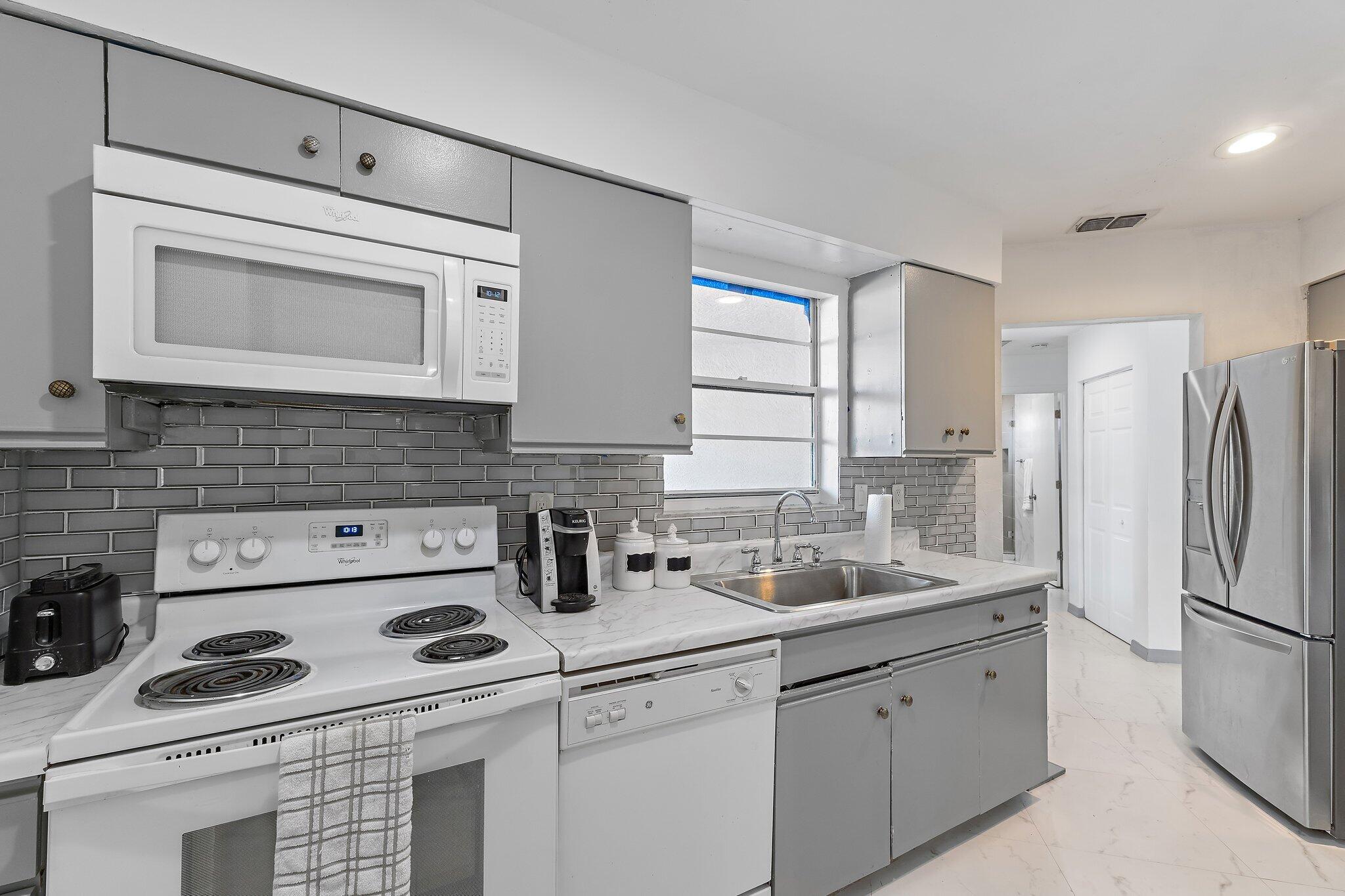 PORT ST LUCIE SECTION 5 - Residential Lease