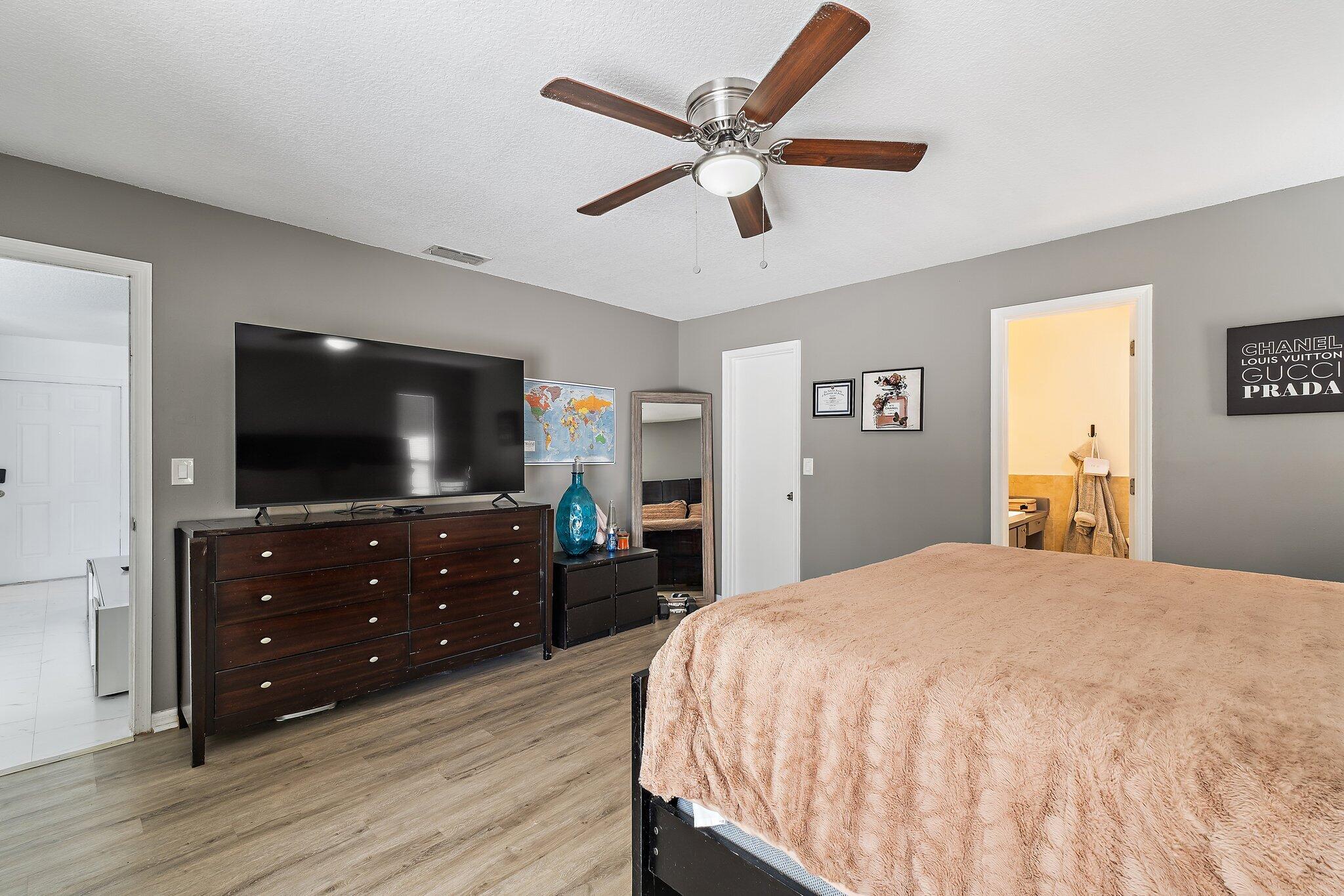 PORT ST LUCIE SECTION 5 - Residential Lease