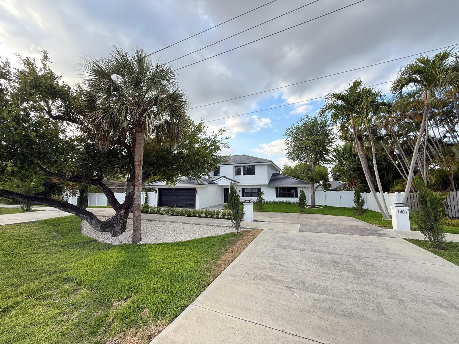 1401 SW 18TH Street