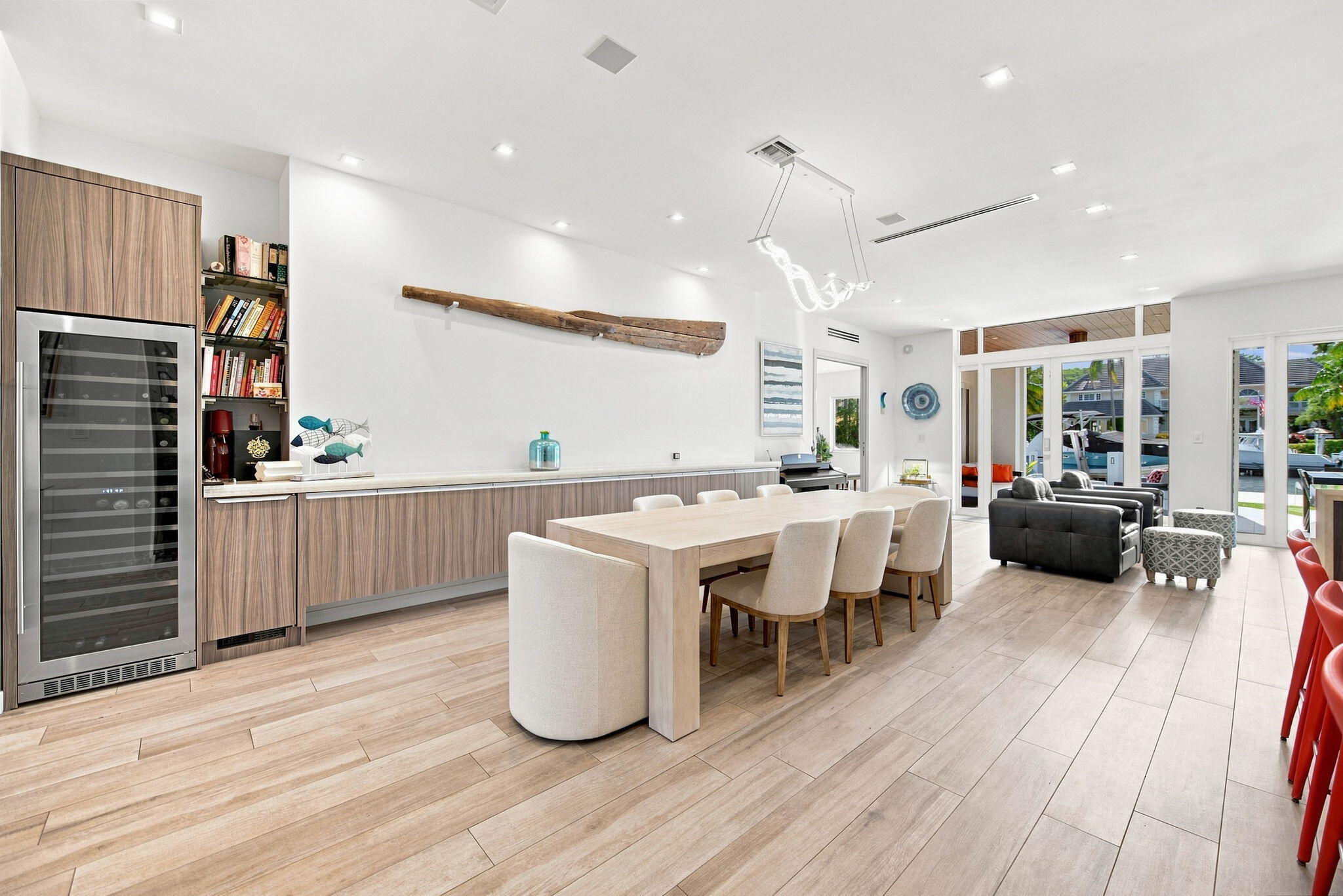 121 S GORDON Road
