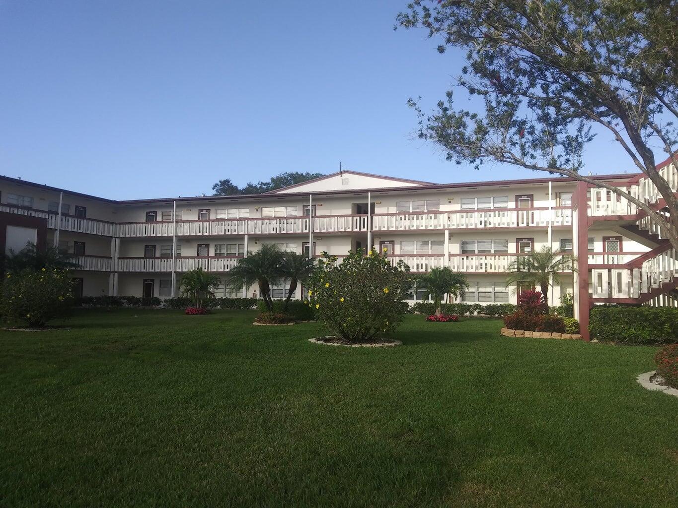 FANSHAW AT CENTURY VILLAGE CONDO - Residential Lease