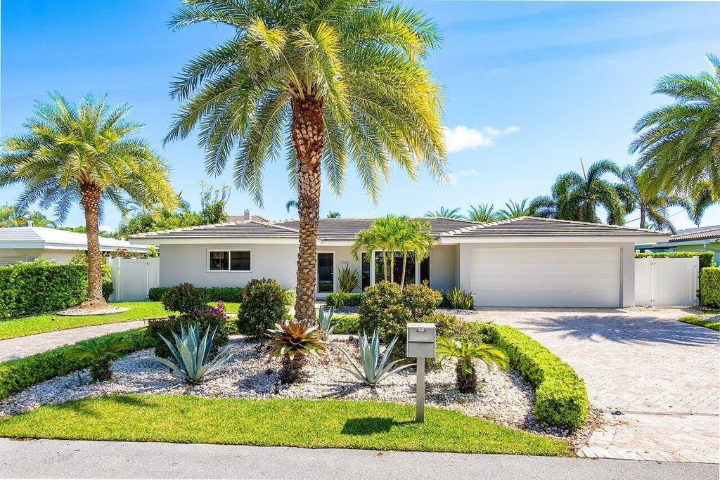 Photo of 2380 SE 10th Court, Pompano Beach, FL 33062 (MLS # R11012962)